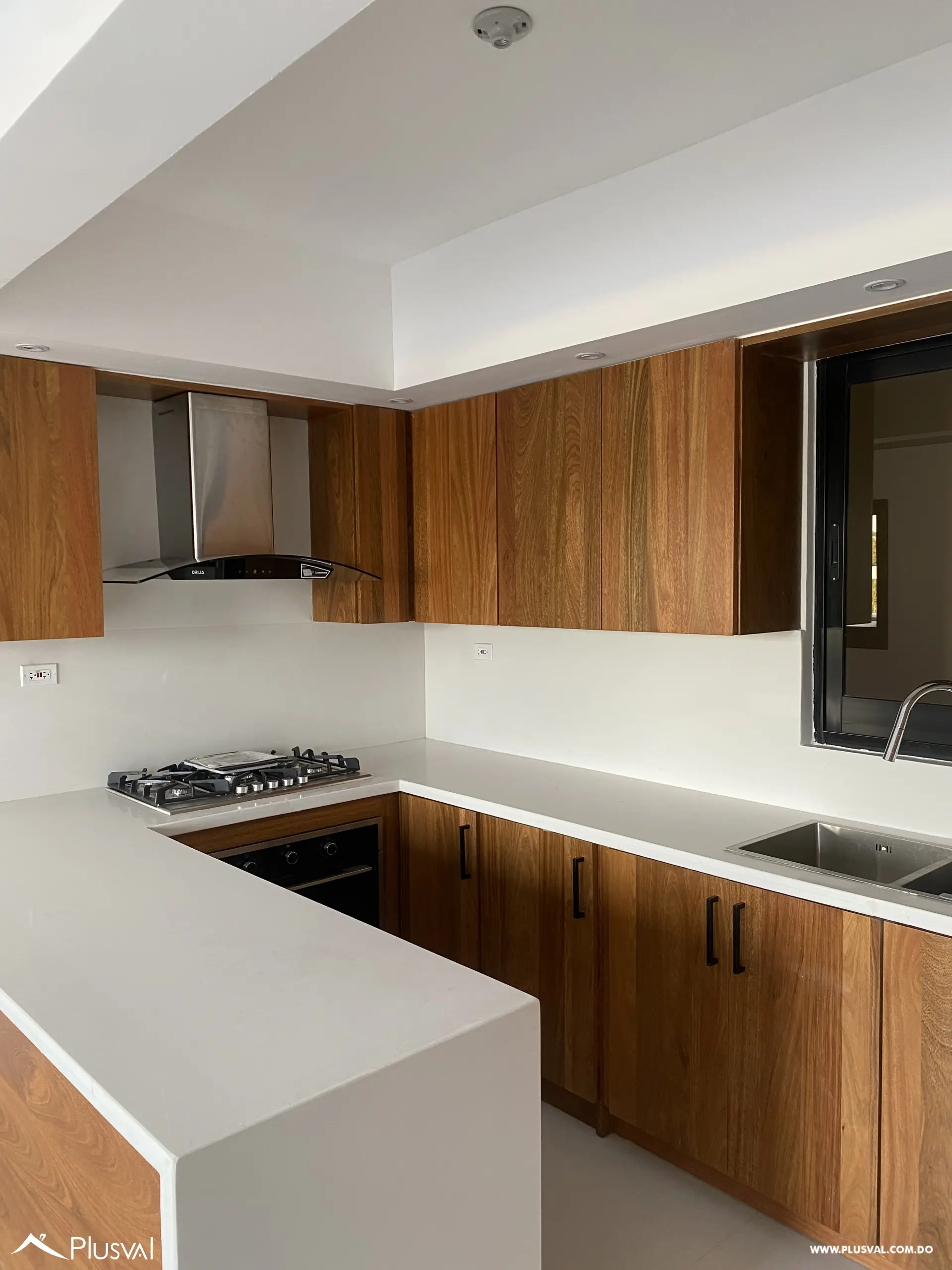 Apartamento en Segundo Nivel con Excelentes Amenidades y a Minutos del Aeropuerto del Cibao 517607