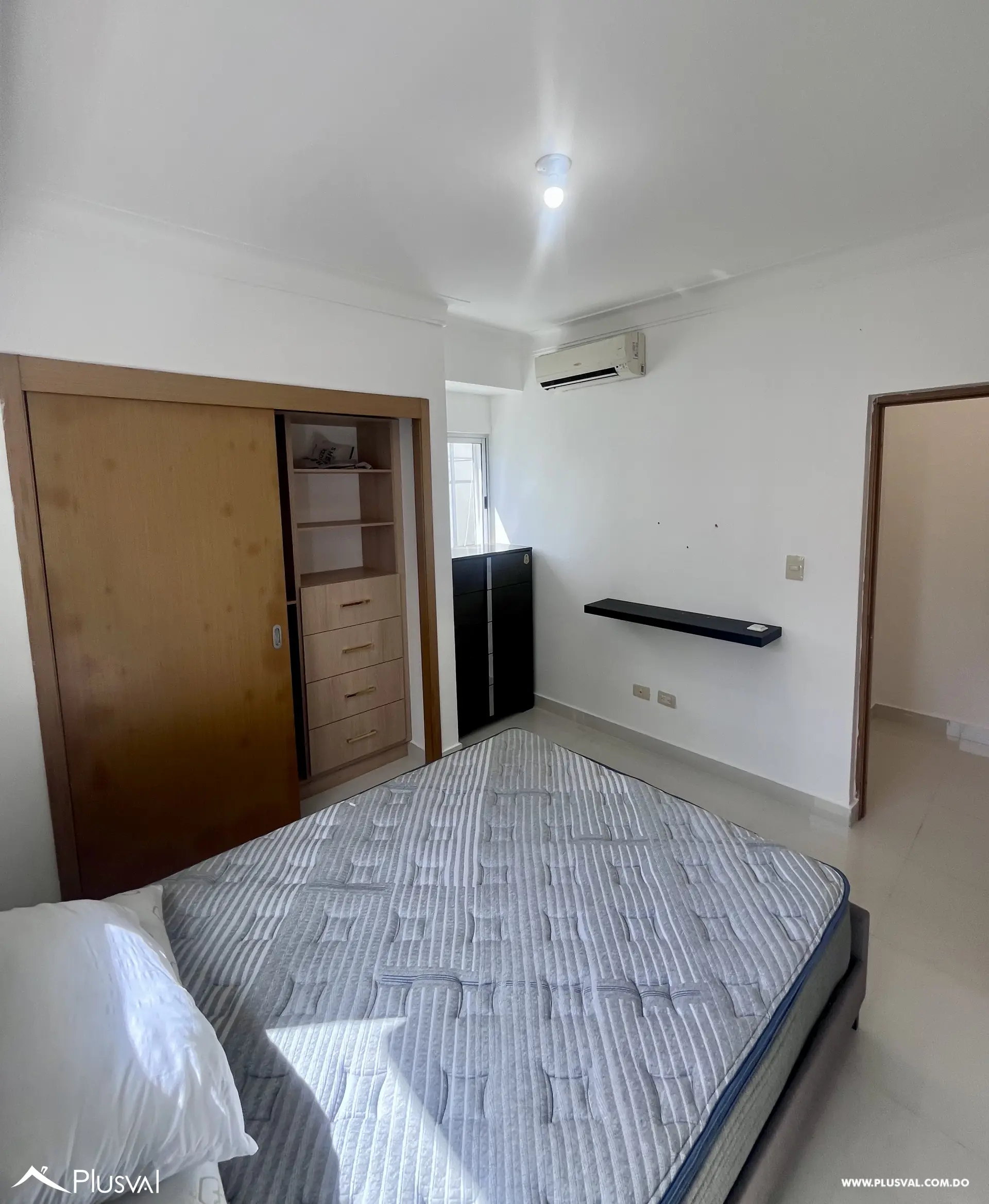 Amplio y moderno  apartamento en venta de  3 habitaciones en el millón 493687