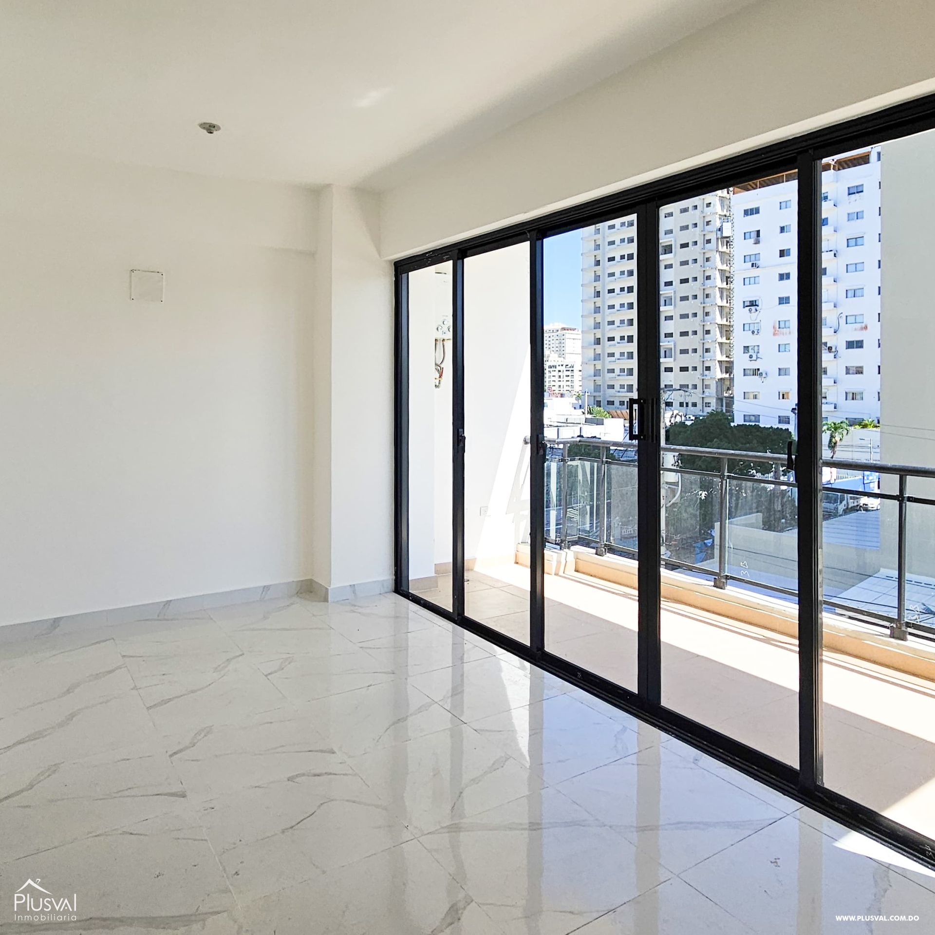 Apartamento en alquiler en estrategica ubicación en Naco 389664