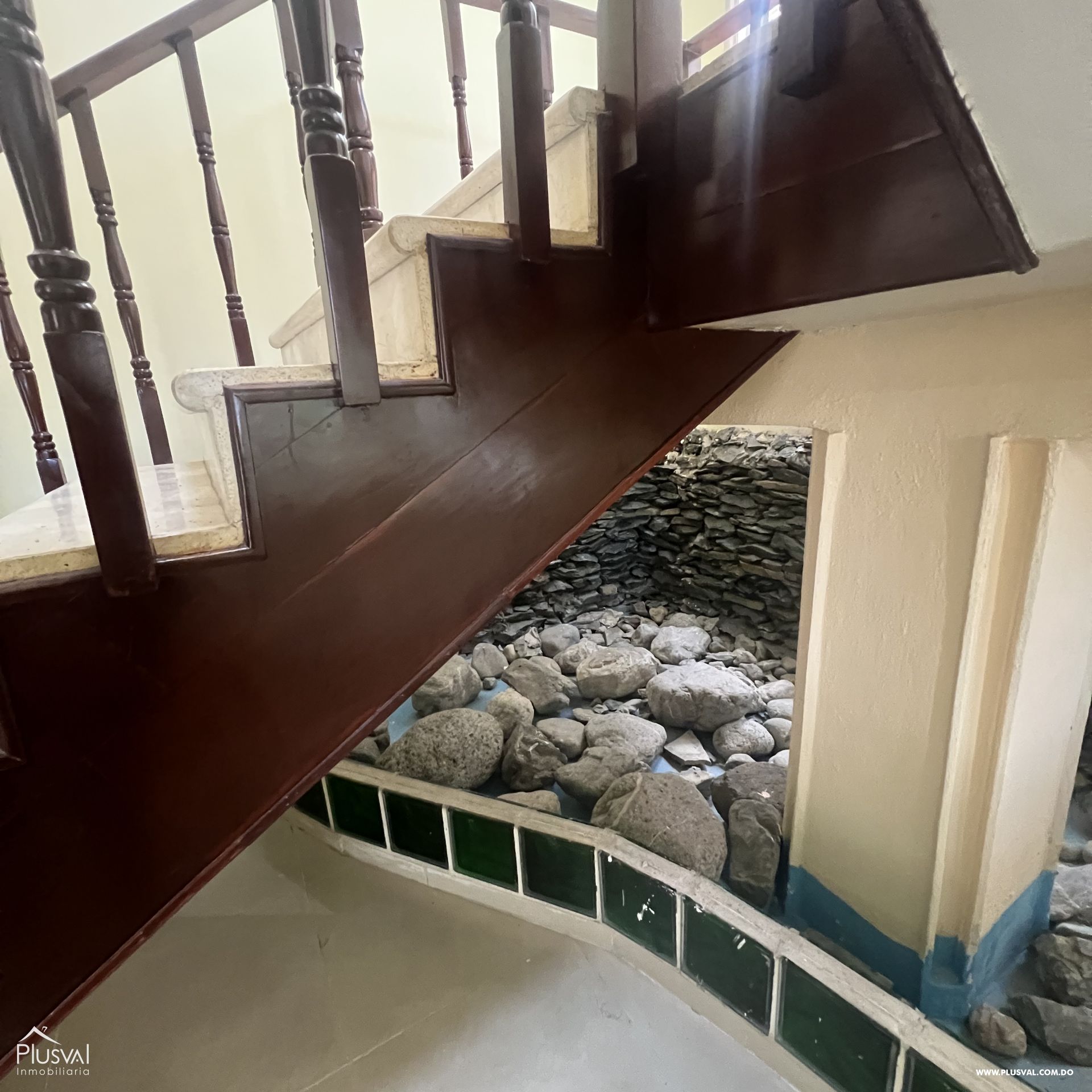 Descubre el Hogar de tus Sueños: Amplia Casa de 4 Habitaciones con Baño Privado, Piscina y Espacios de Lujo para Vivir al Máximo 381252