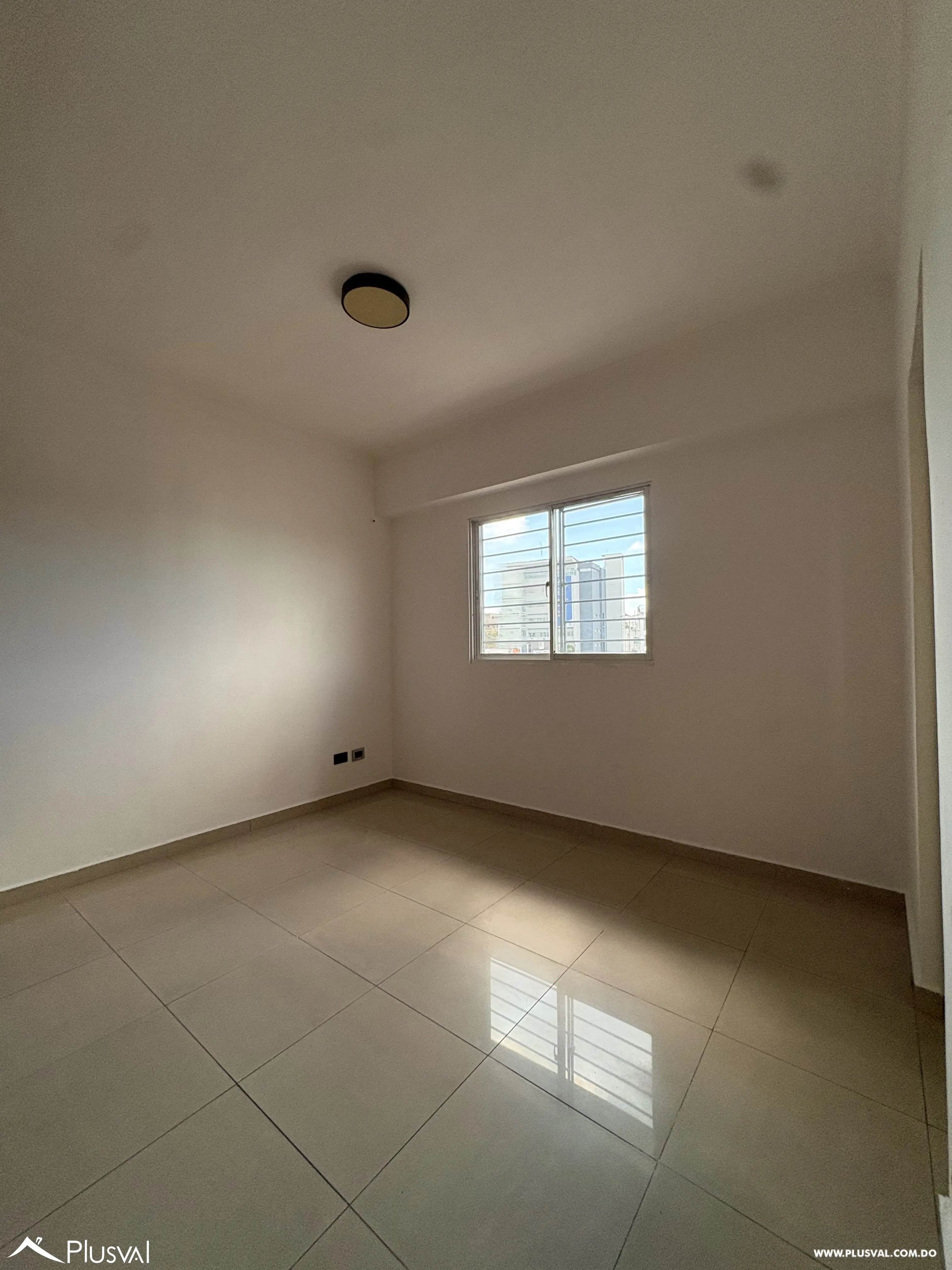 Cómodo apartamento en venta en Evaristo Morales. 532432