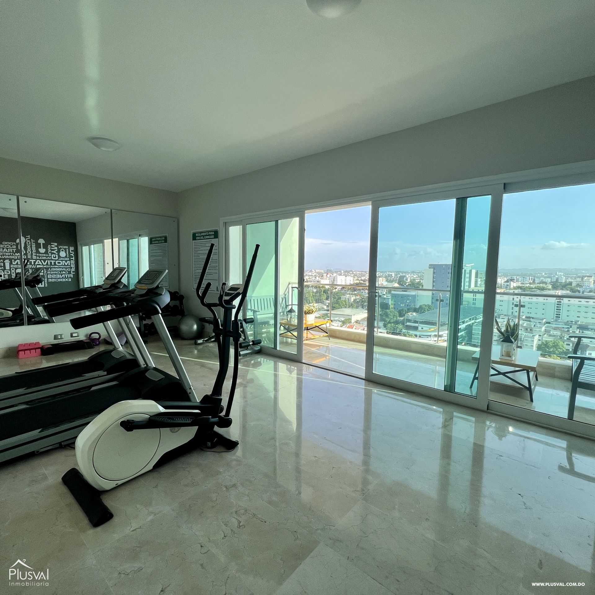 Impresionante  y Amplio Apartamento en Venta en Zona Exclusiva de Santiago. 238827