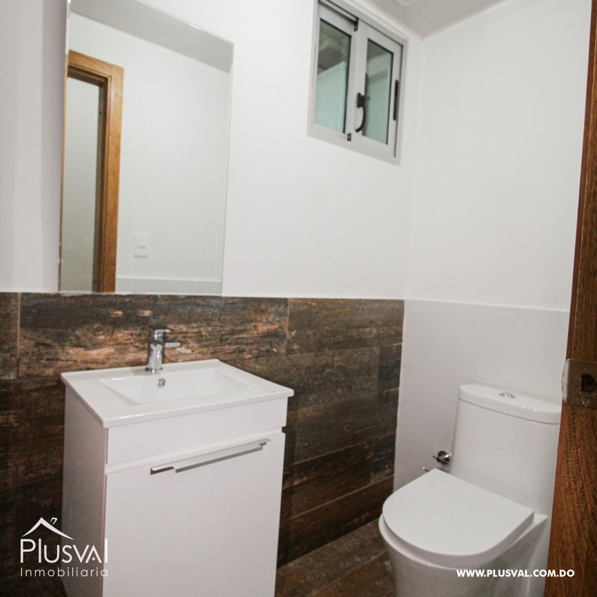 Apartamento en Alquiler Evaristo Morales con Línea Blanca 209405