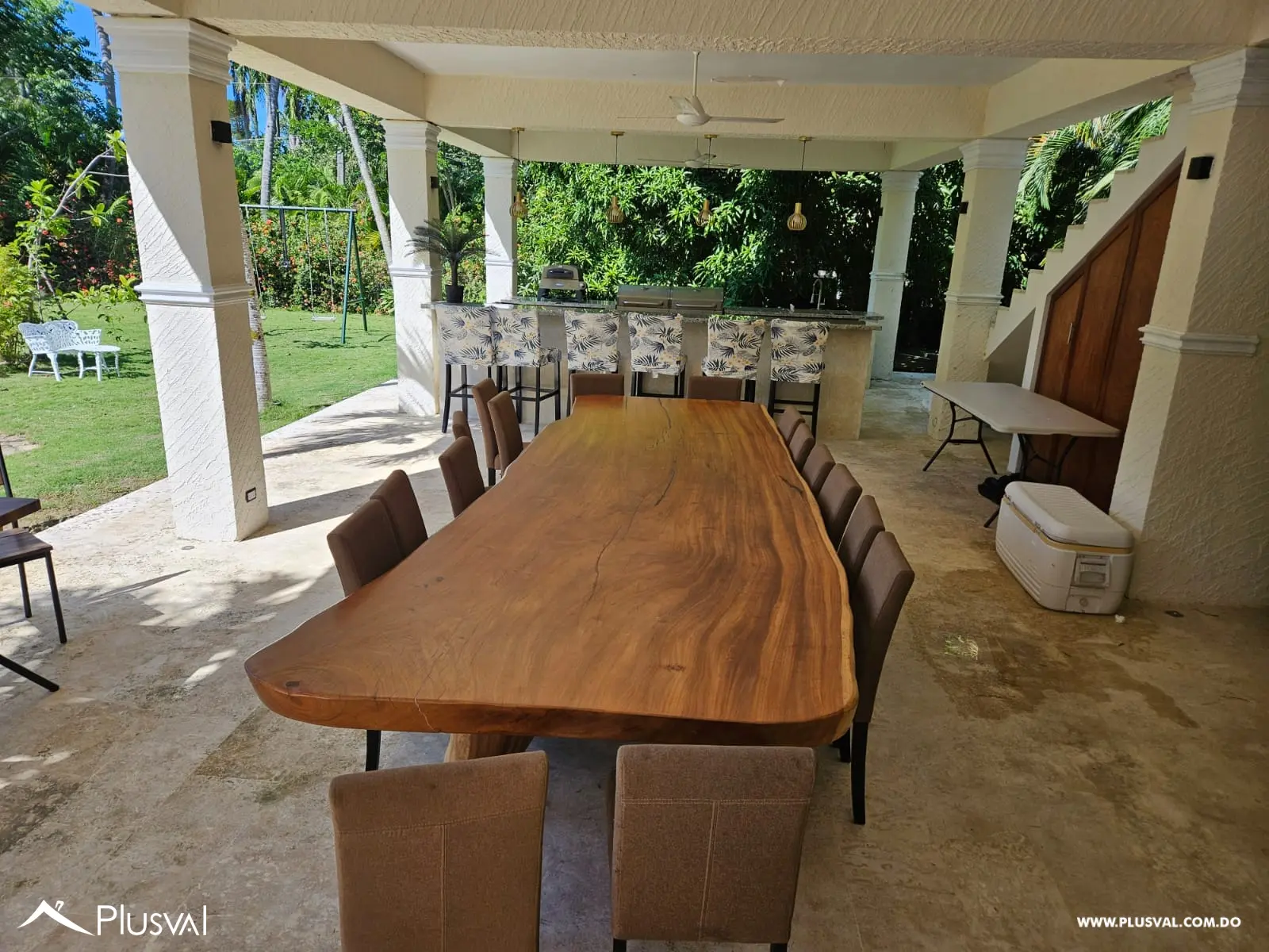 ¡Invierte en el Paraíso! Villa de Ensueño con Piscina y Amplio Patio 510095