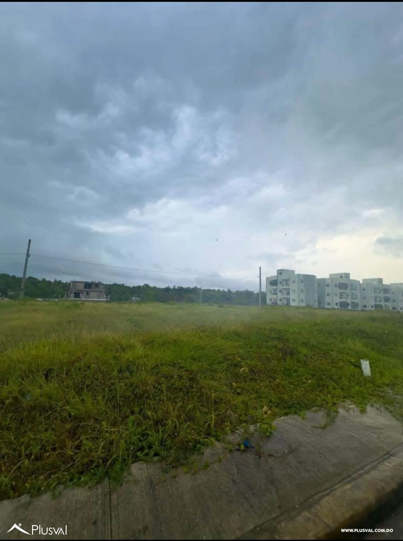 ¡Oportunidad de Inversión! Se vende solar de 200 m² con título en Residencial Moraima Norte 453516