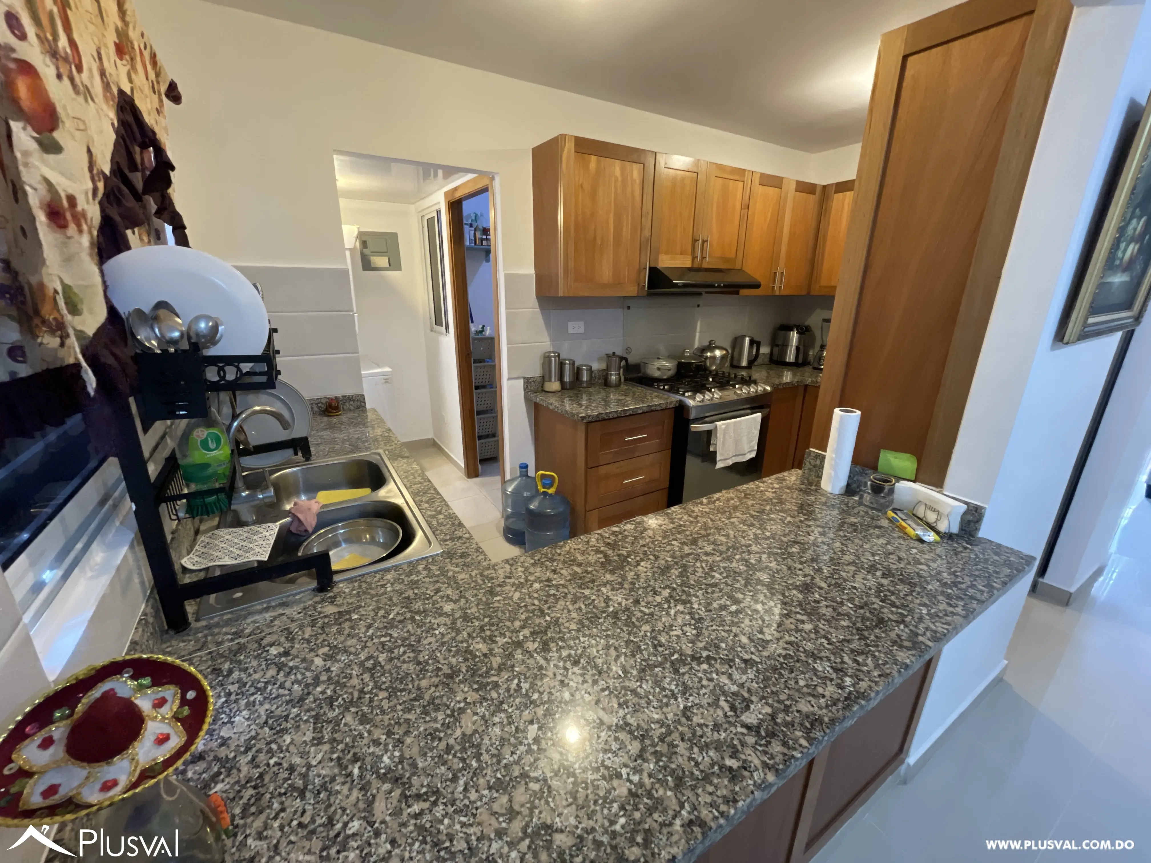 Amplio apartamento en venta en Av. República de Colombia 486703