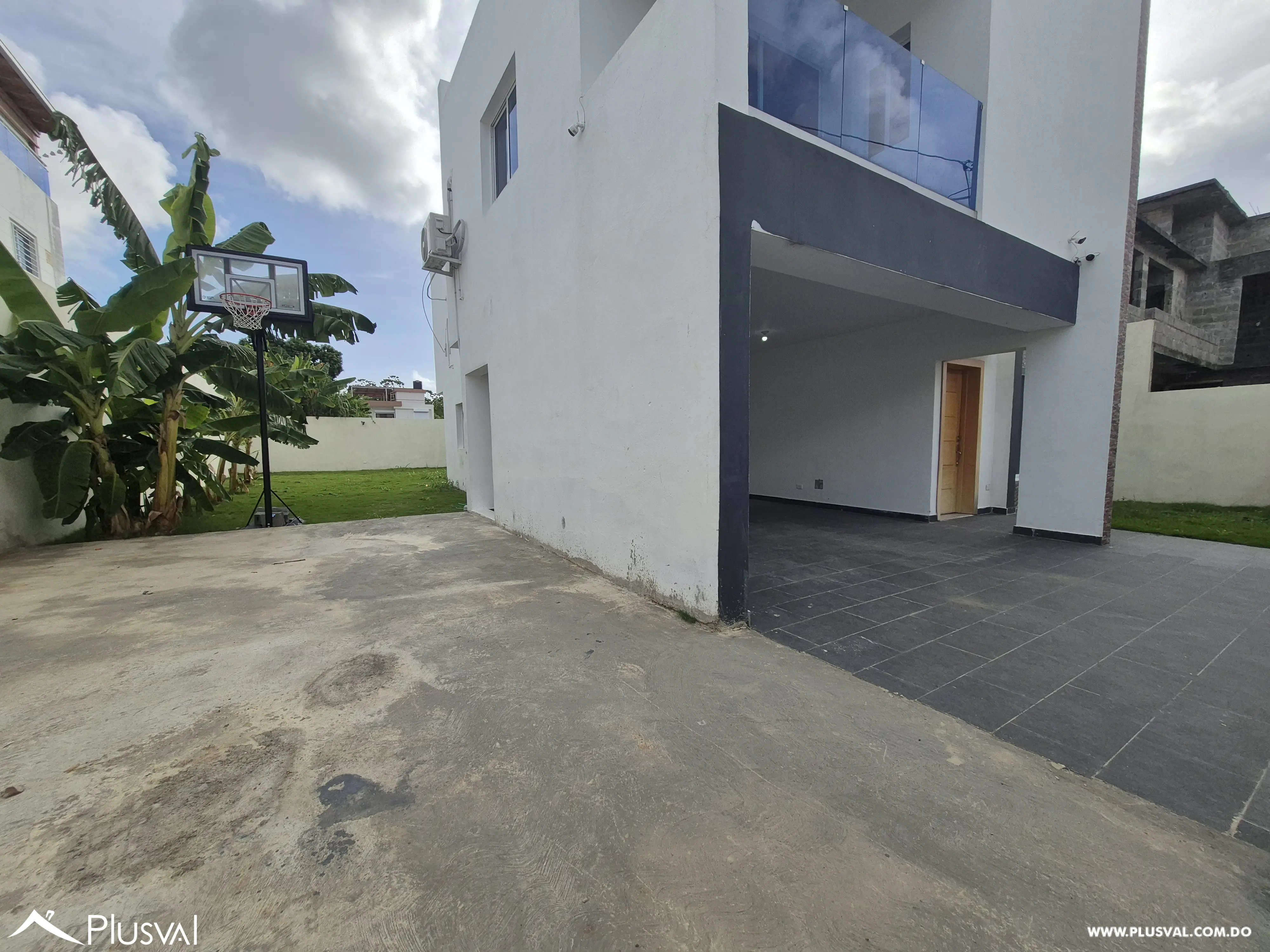 ESPACIOSA CASA EN VENTA EN REPUBLICA COLOMBIA EN RESIDENCIAL CERRADO 460251