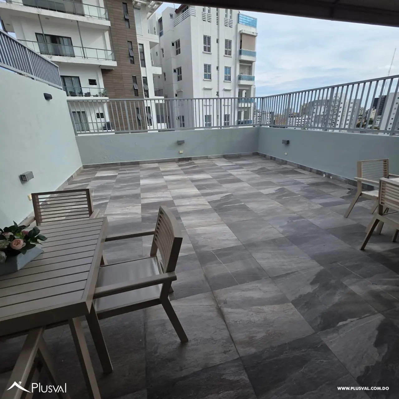 Fino apartamento en alquiler en Naco. 462760