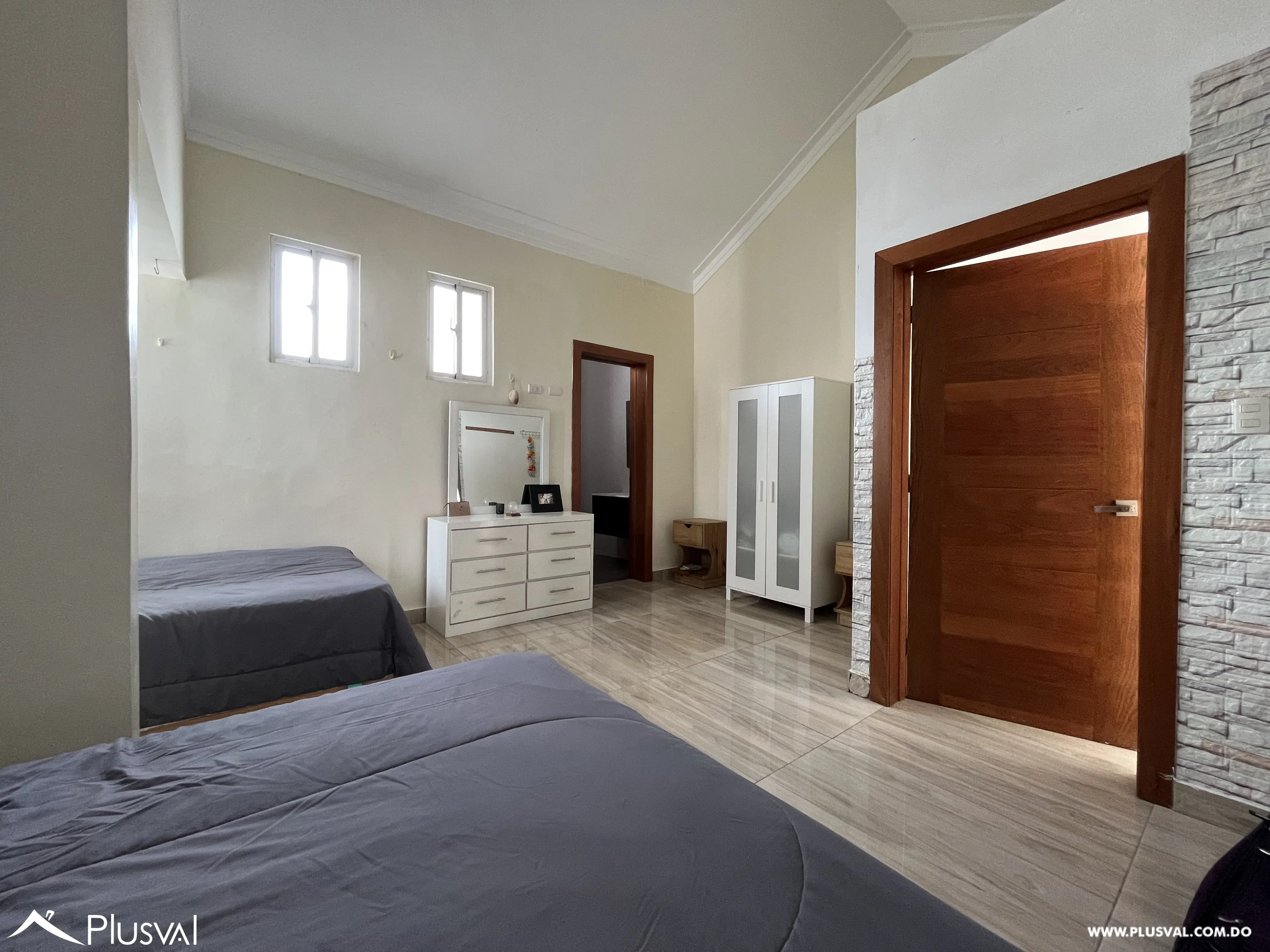 Acogedora casa de 4 habitaciones en Colinas del Oeste 500054