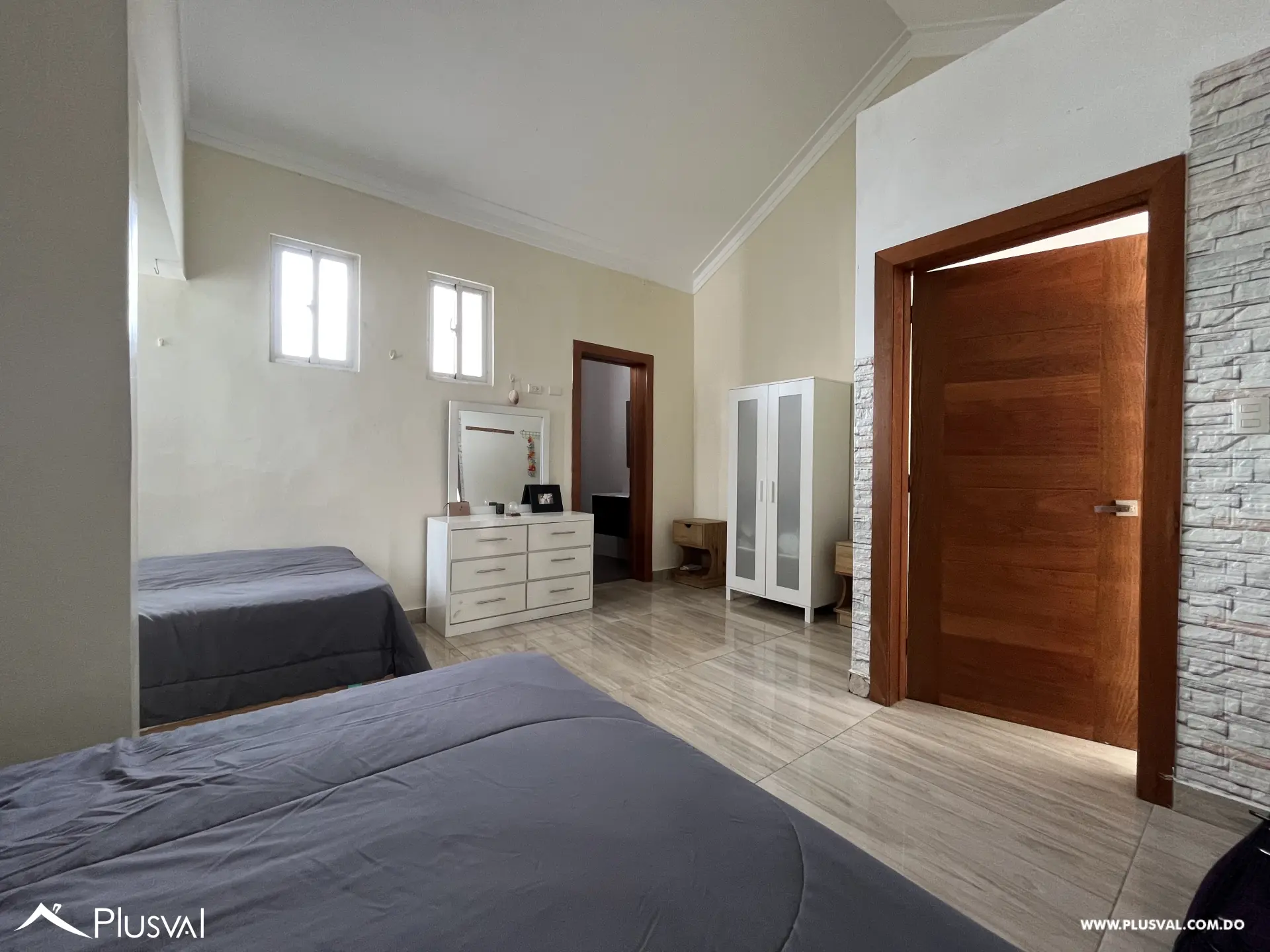 Acogedora casa de 4 habitaciones en Colinas del Oeste 500054