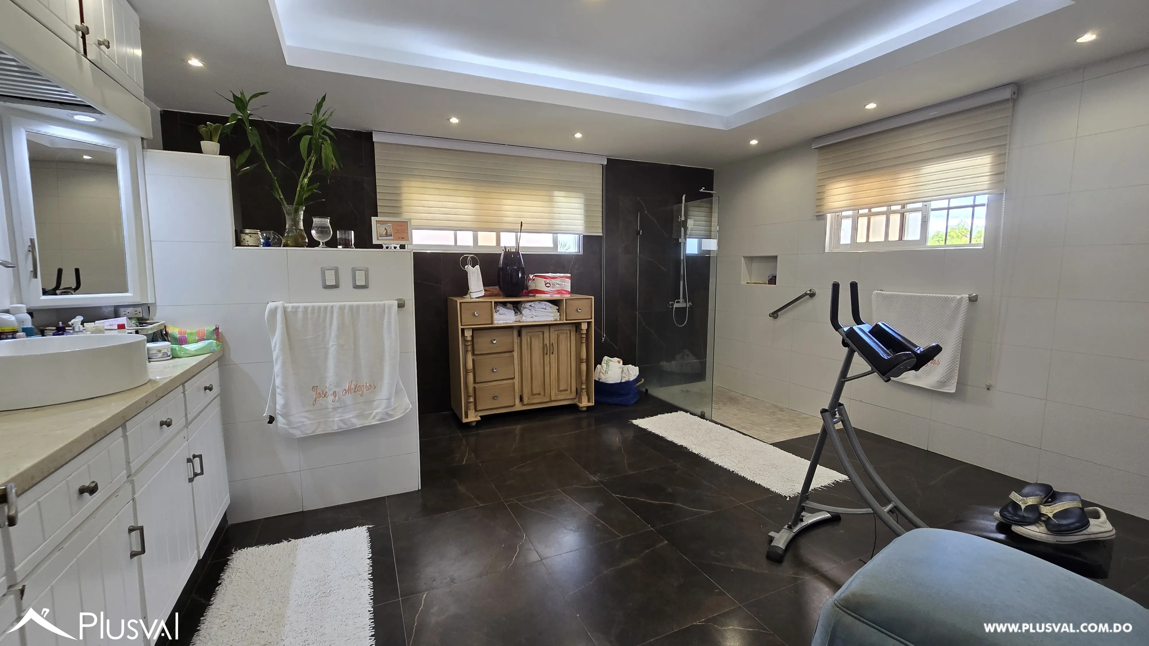 Un Hogar para Crear Recuerdos Inolvidables, Casa en Venta en Cuesta Hermosa I. 479577