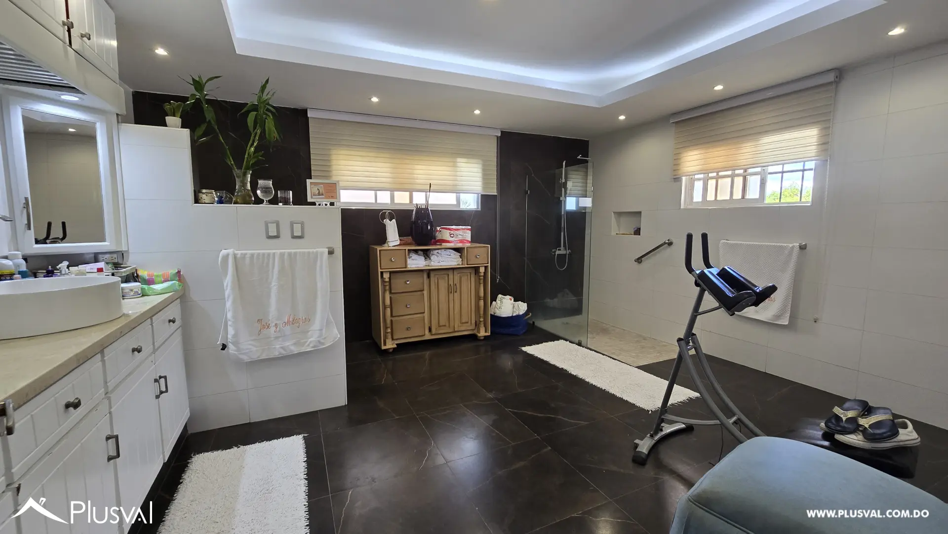 Un Hogar para Crear Recuerdos Inolvidables, Casa en Venta en Cuesta Hermosa I. 479577