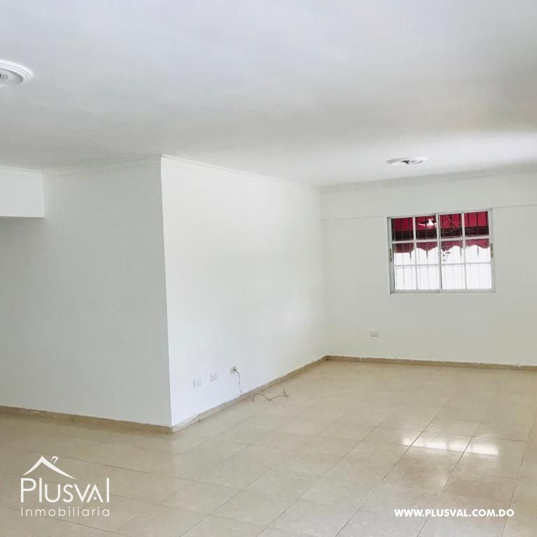 Apartamento en alquiler en Bella Vista, segundo nivel con terraza Amplia 230502
