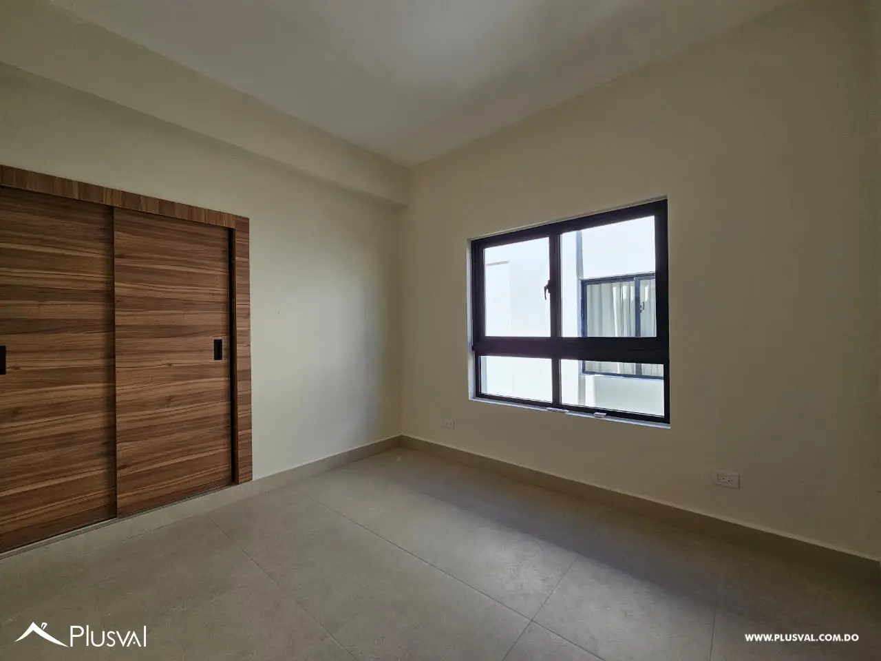 Casa en renta con piscina, terraza y jardín privado, amplios espacios y concepto abierto 477952