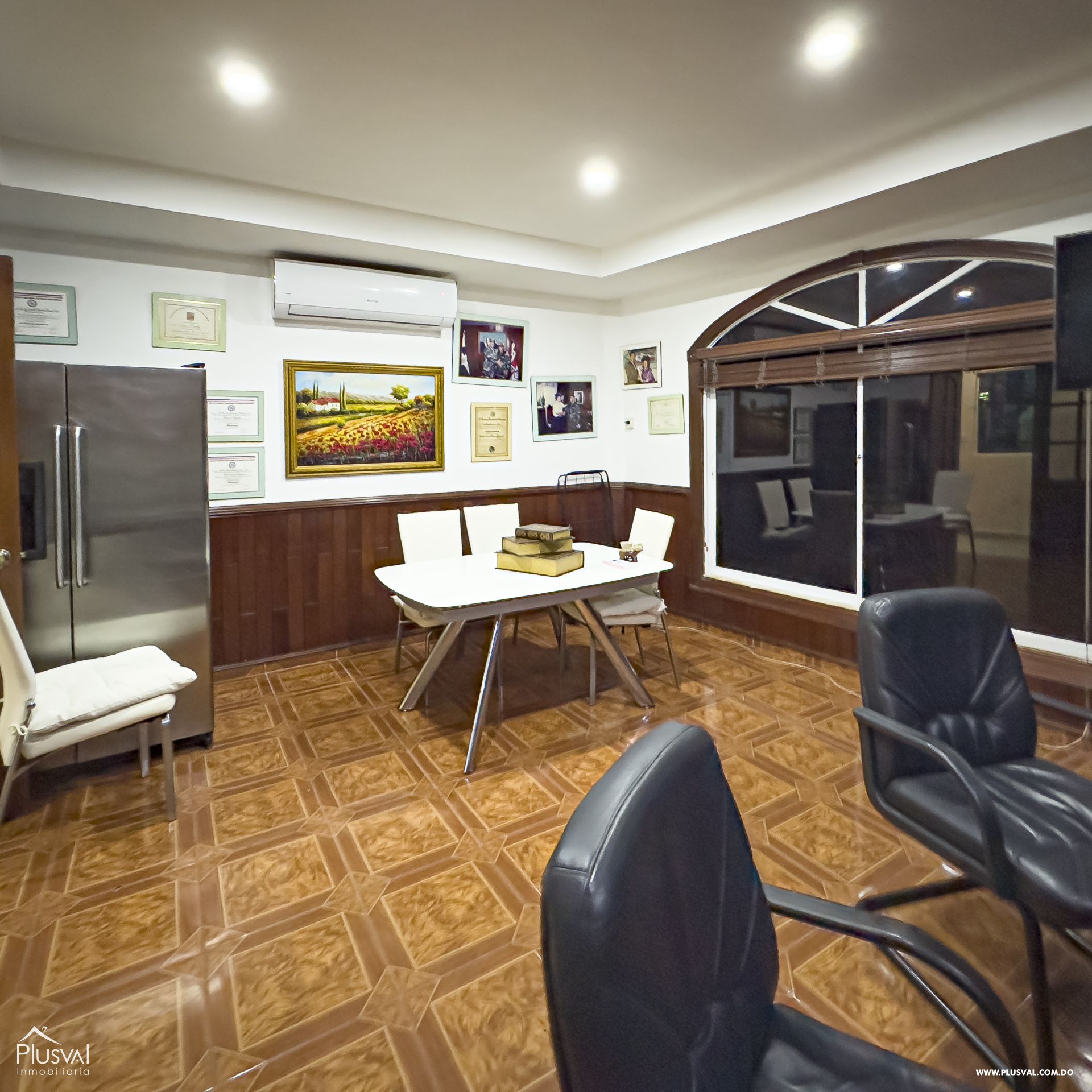 En Venta Edificio comercial de 6 Niveles Ensanche La Julia 244591