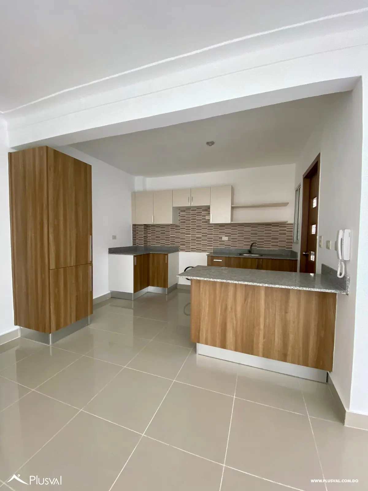 Apartamento en Alquiler con Vista Espectacular en Sexto Nivel 513689
