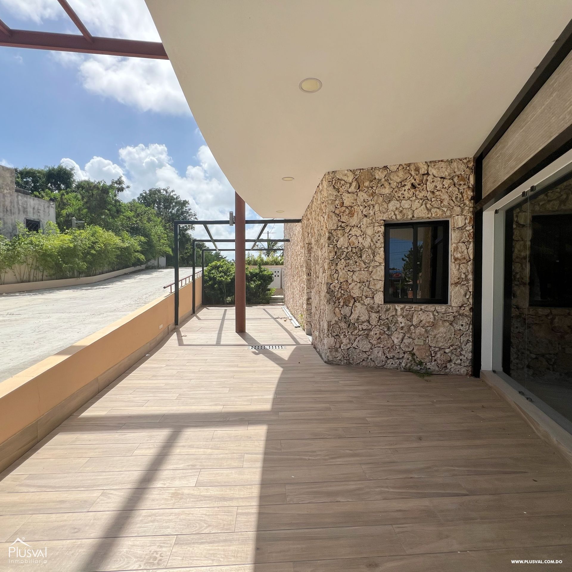 Local comercial en primer nivel Ave Barcelo Punta Cana 401406