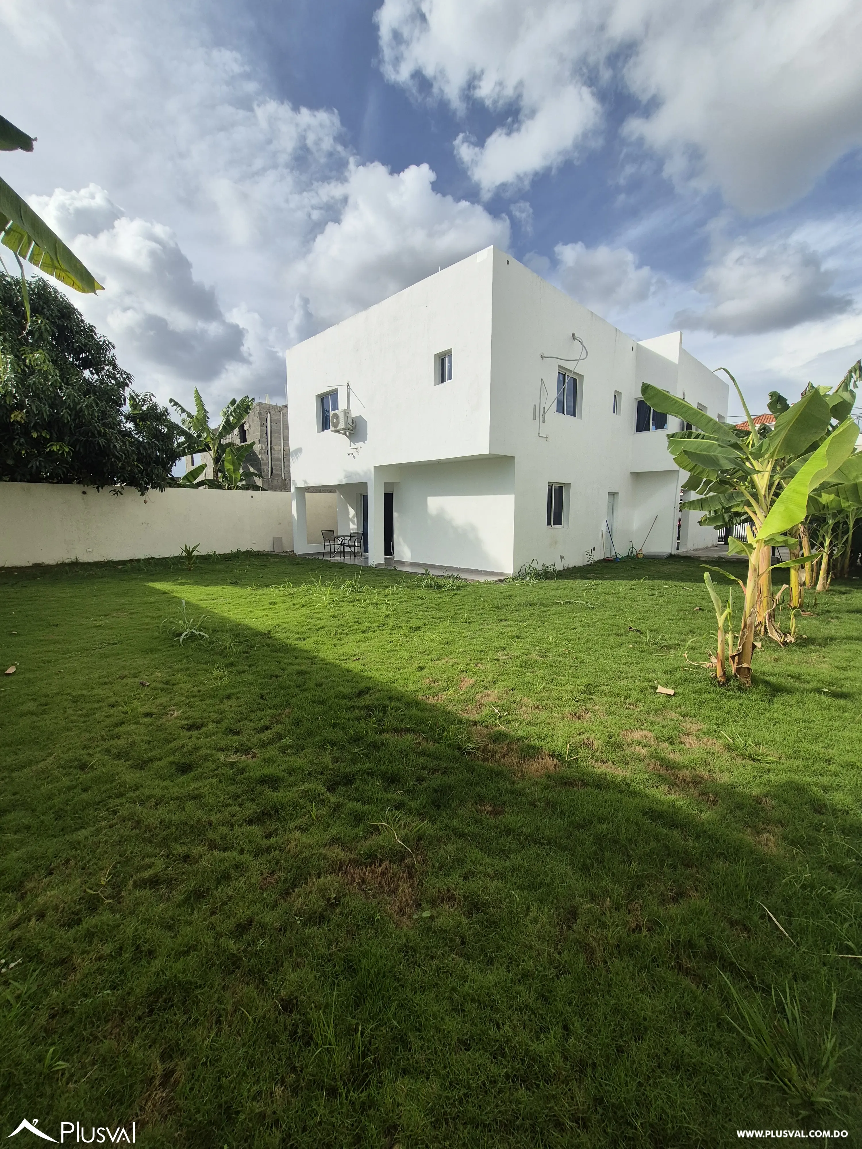 ESPACIOSA CASA EN VENTA EN REPUBLICA COLOMBIA EN RESIDENCIAL CERRADO 460266