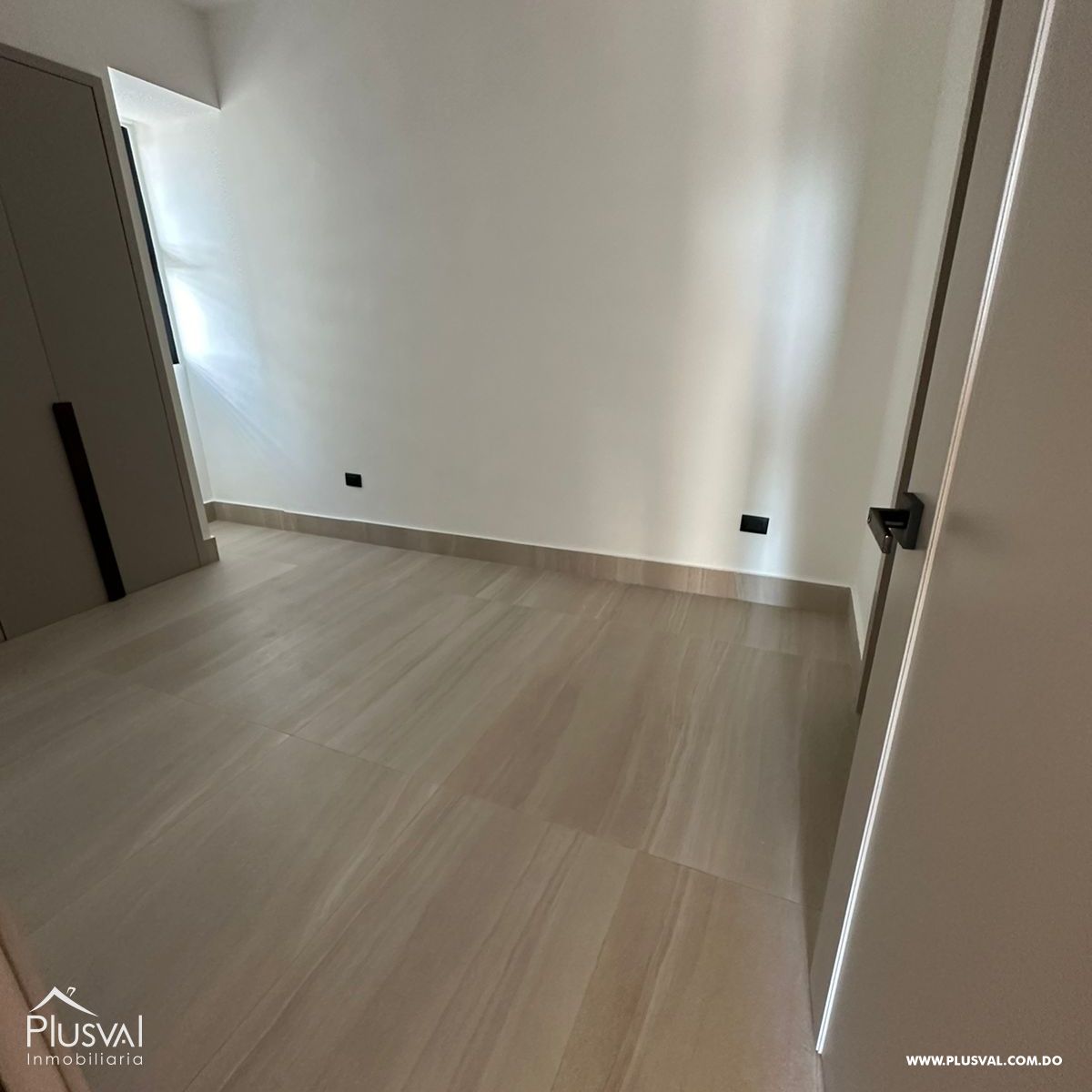 Exclusivo apartamento de 3 habitaciones  ubicado en La Esmeralda 409906