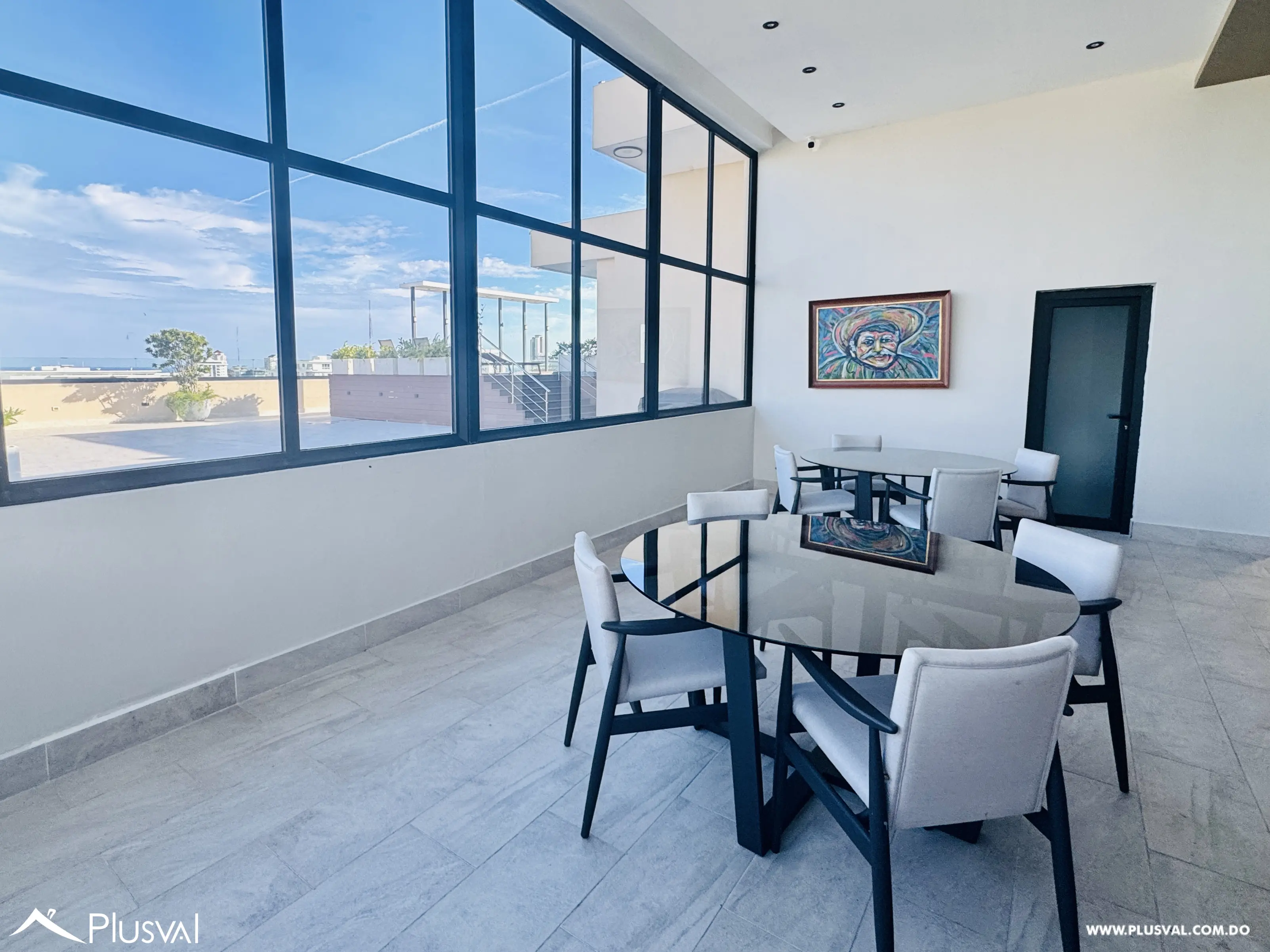 Céntrico apartamento amueblado cerca de la Av. Churchill 502962