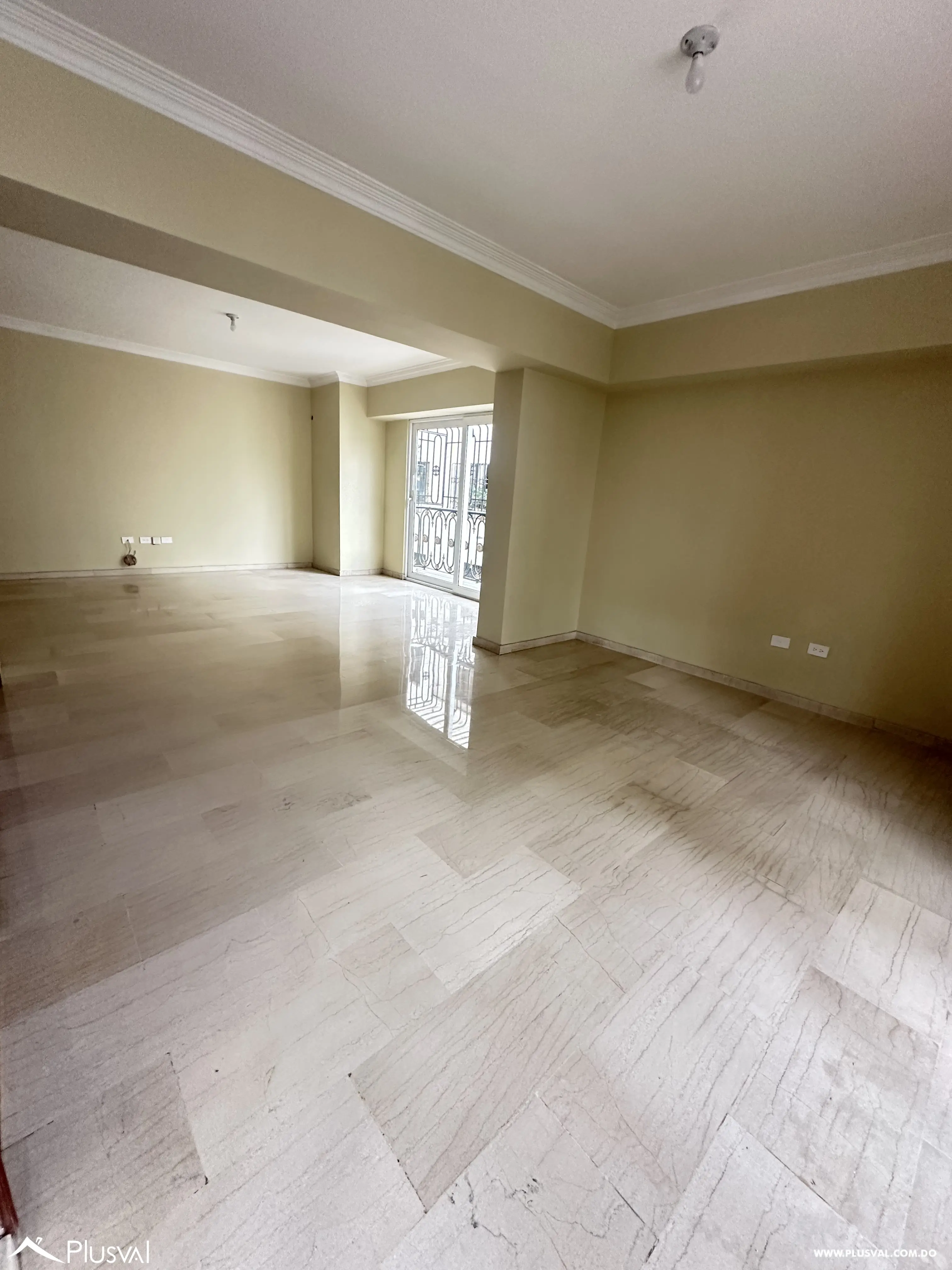 Apartamento en alquiler en Naco de 225mts. 519982