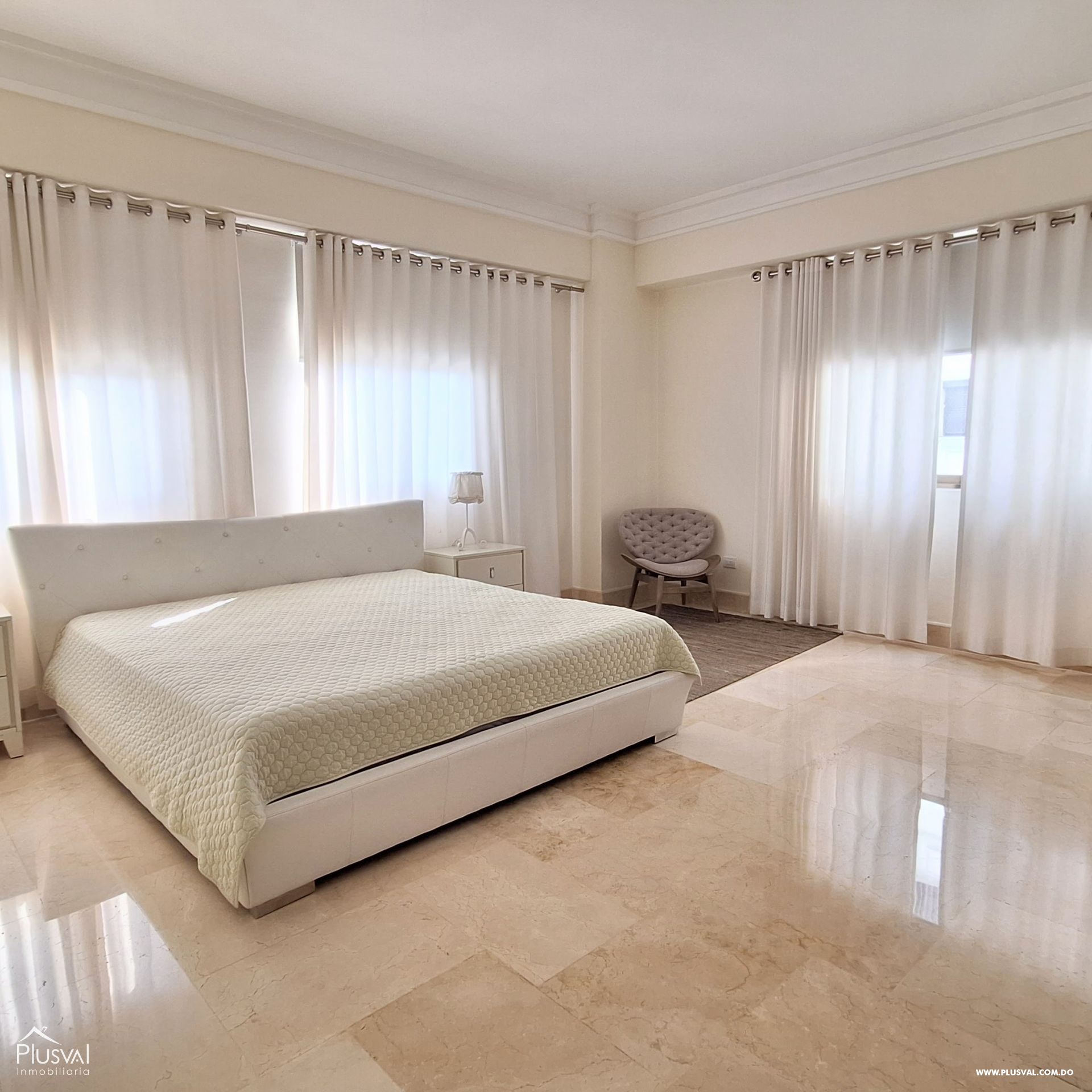 Apartamento en Alquiler Ens. Paraíso 387594
