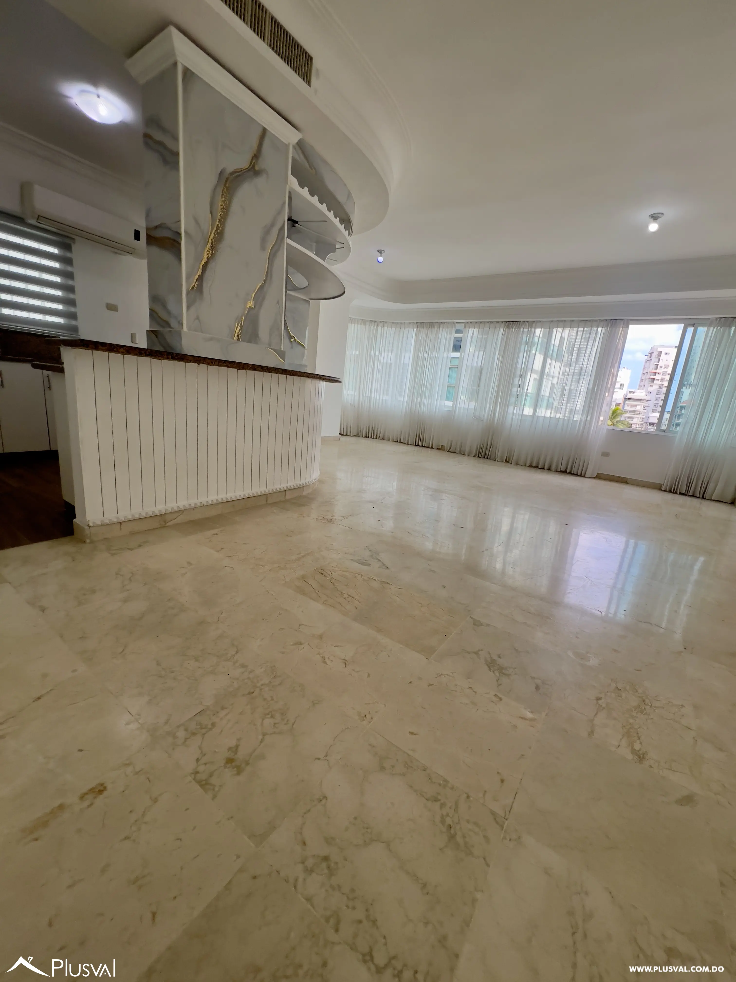 Apartamento en Alquiler en la Urbanizacion El Real 463607