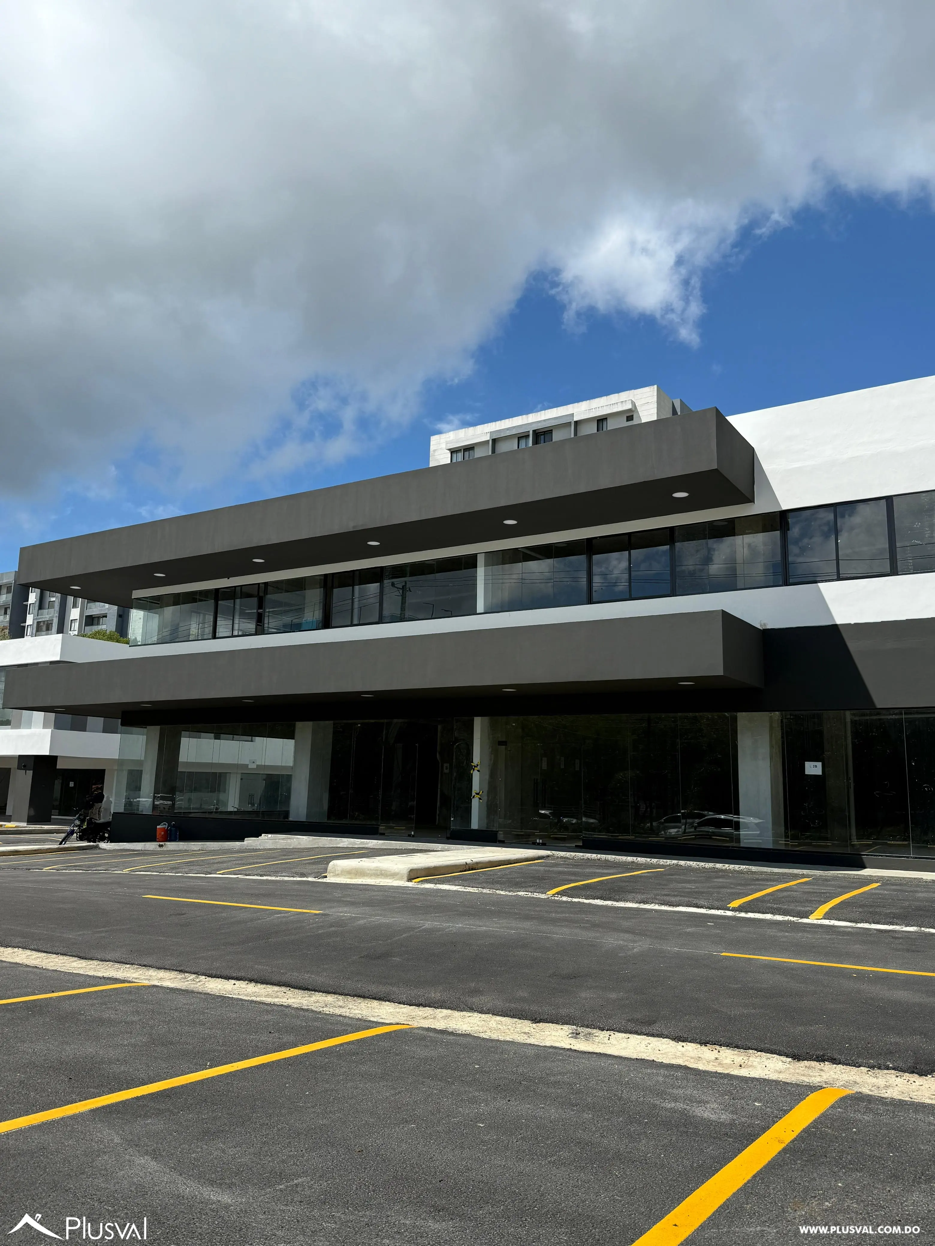 Local Comercial en Primer Nivel con Ubicación Estratégica 458266