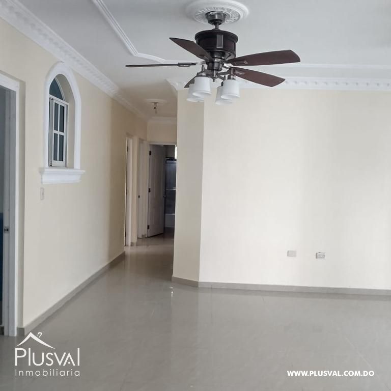 Amplia casa de dos niveles en venta en excelente zona 301973