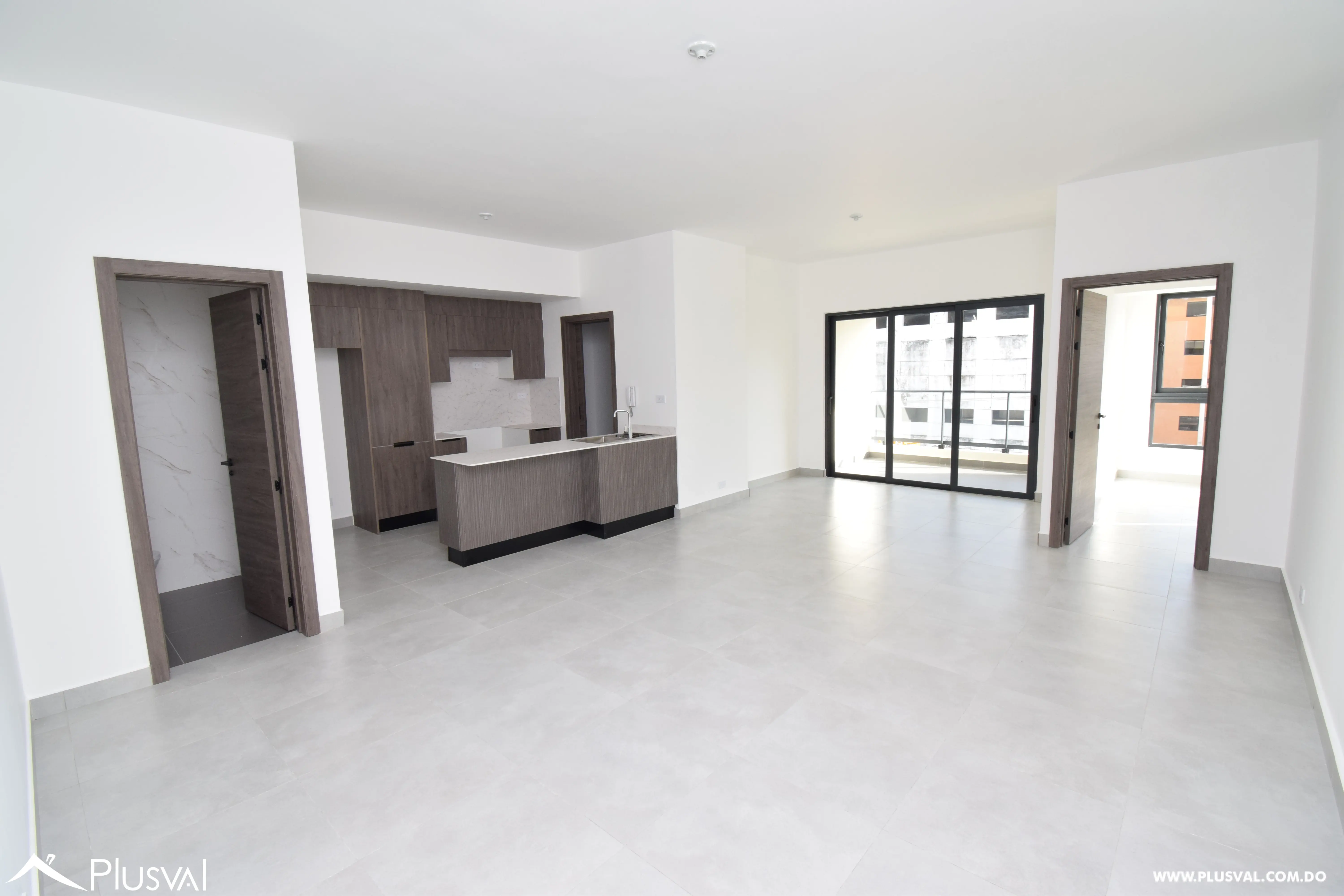 Apartamento  en alquiler vacio con muy buena distribución. 470566