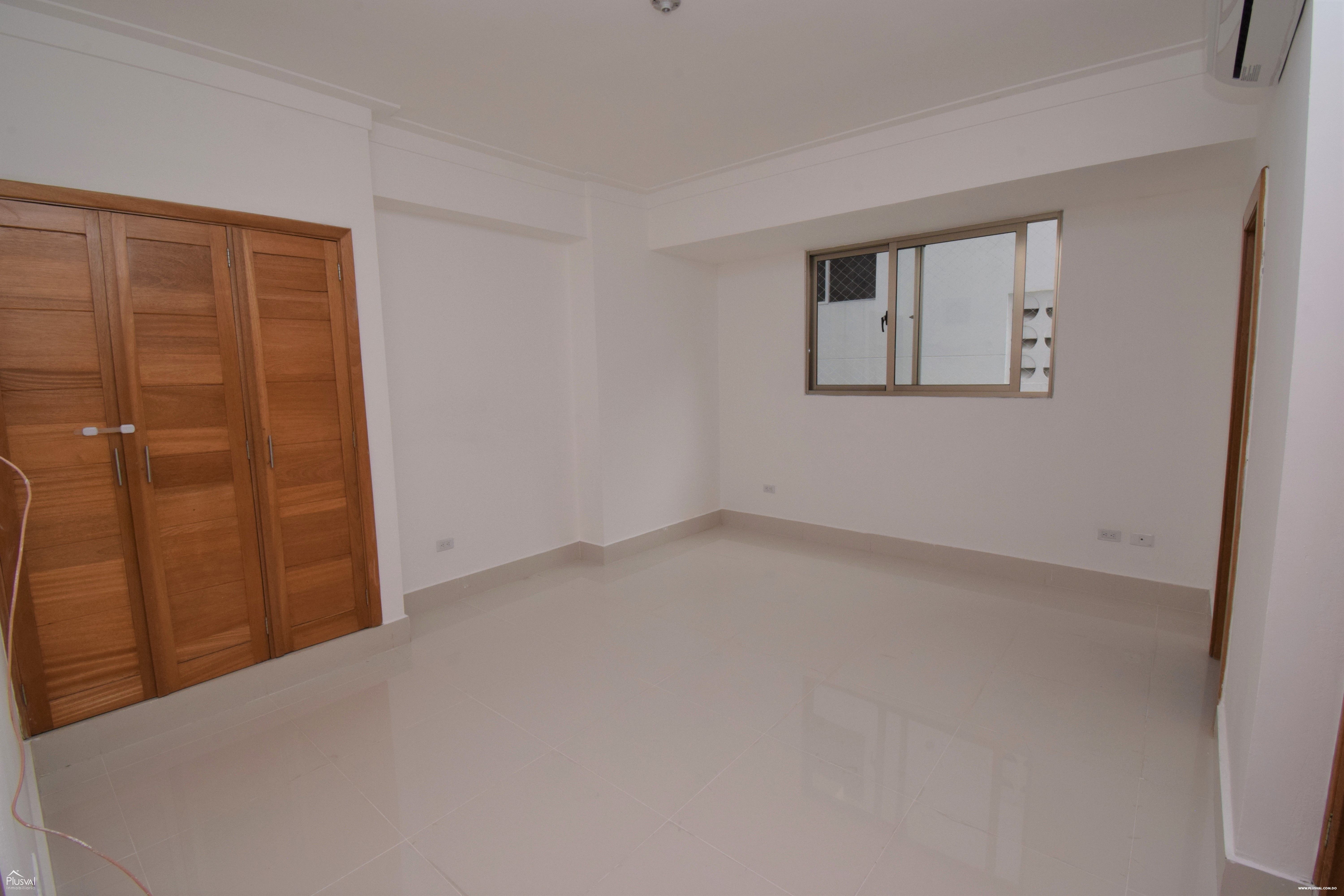 Amplio apartamento en alquiler vacio en Naco 214180