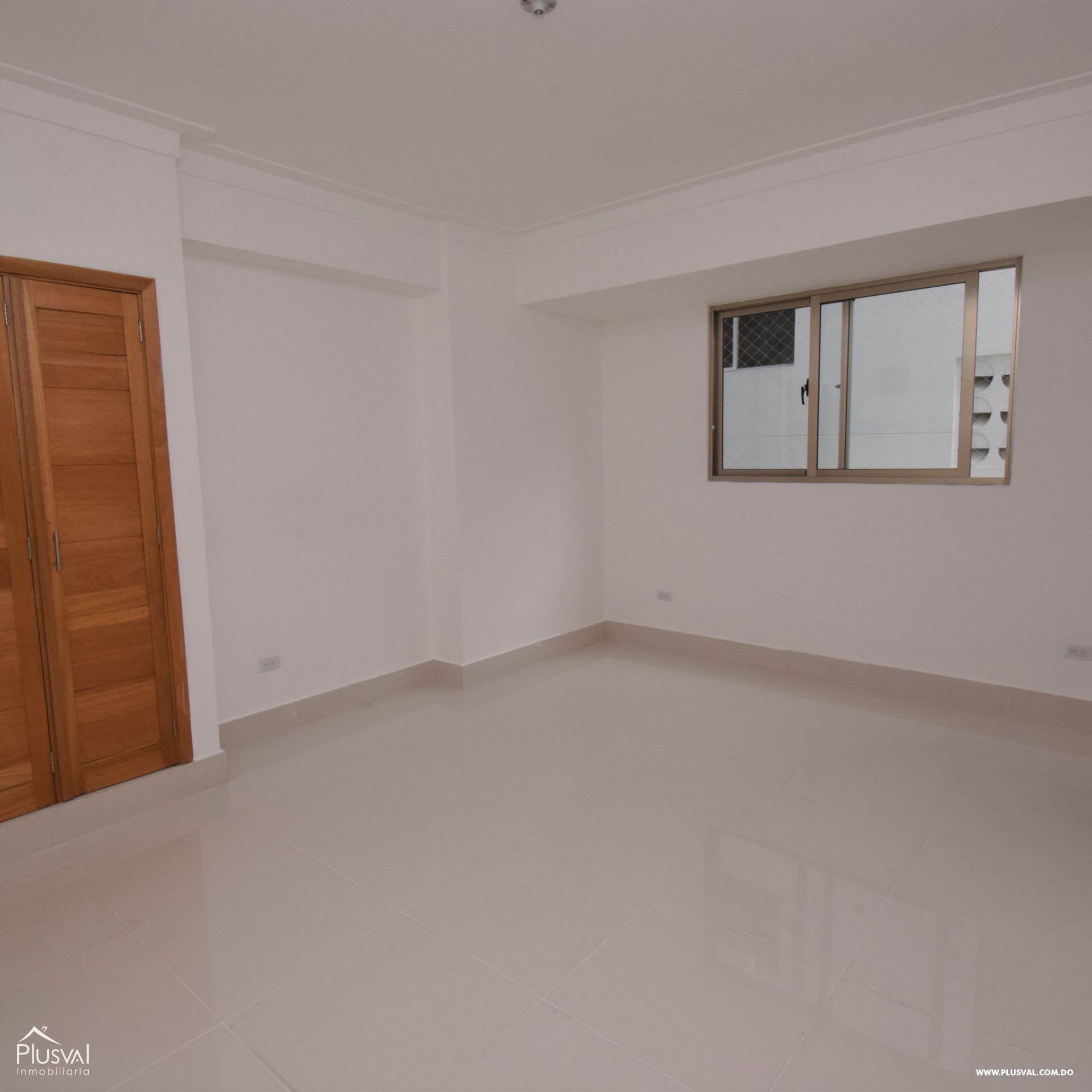 Amplio apartamento en alquiler vacio en Naco 214180