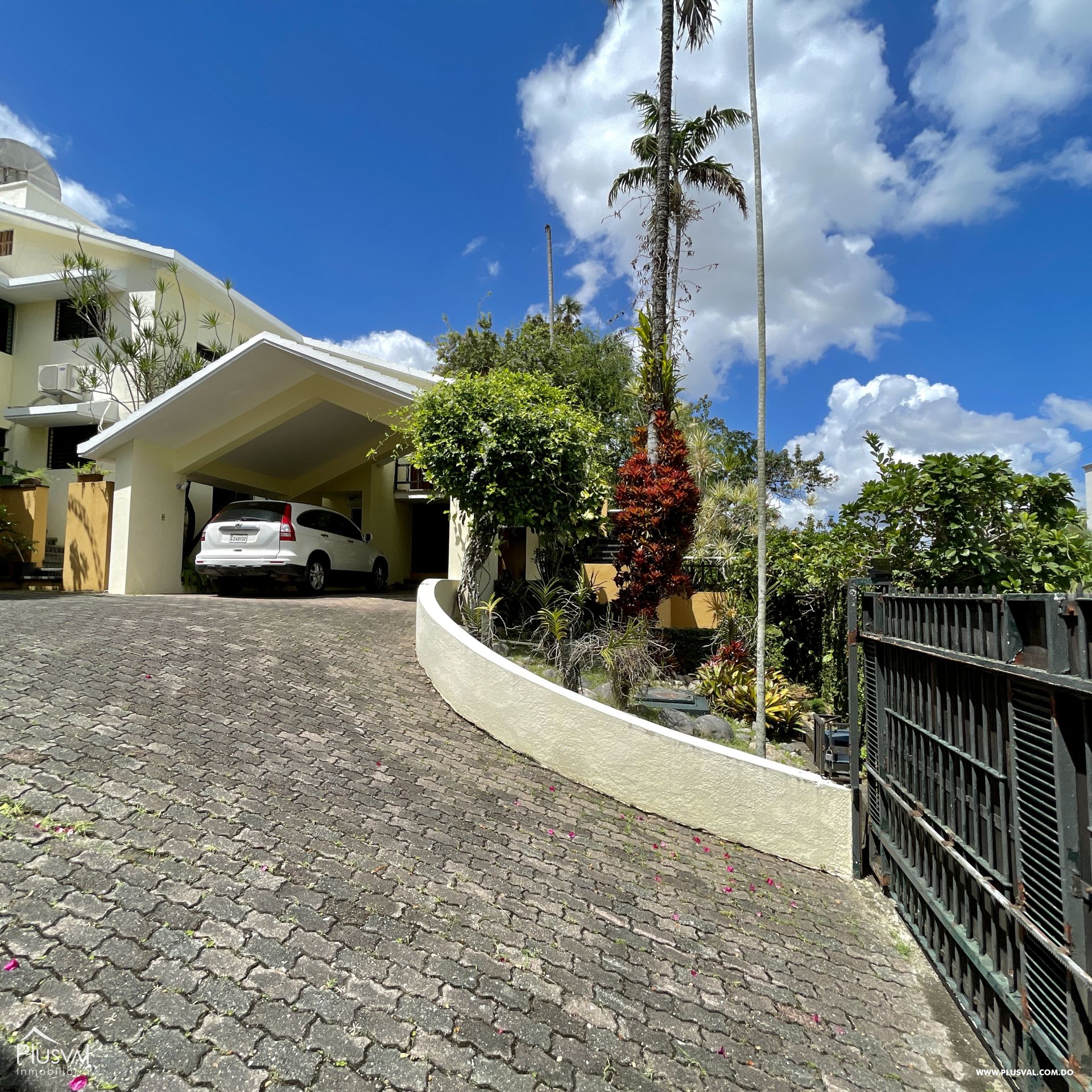 Casa en Venta en Los Ríos, Grandes Espacios, patio y Jardín 215375