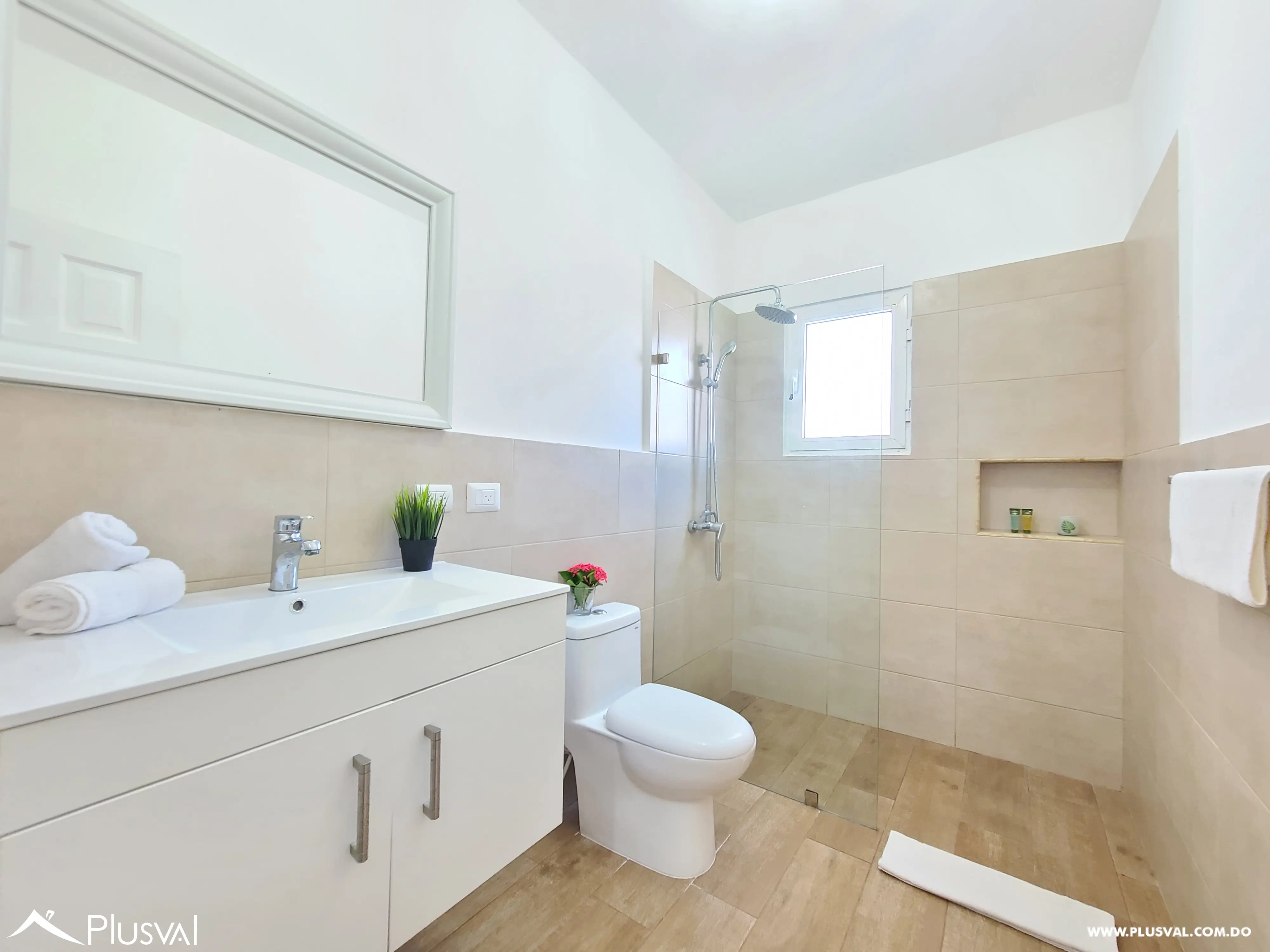 Invierte a Pasos de la Playa en El Cortecito, Bávaro 484010