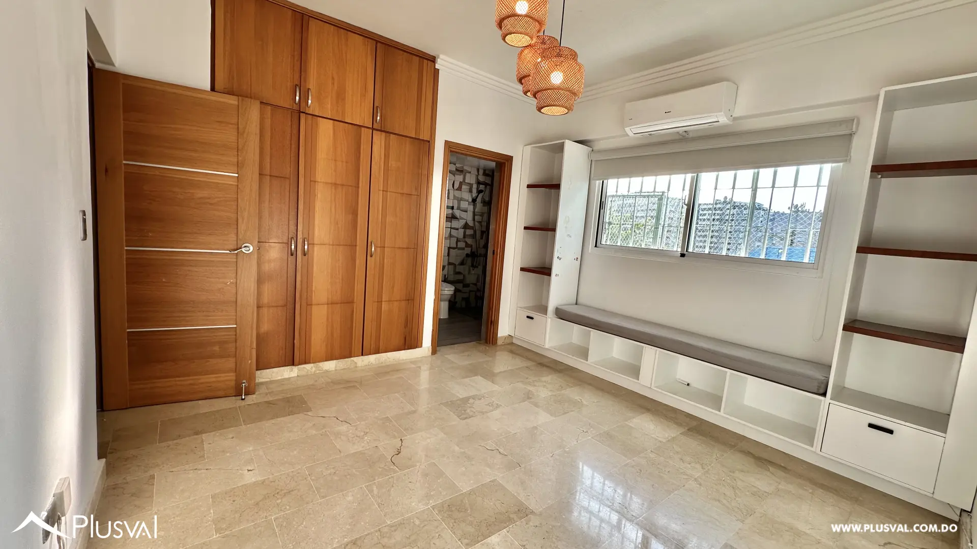 Apartamento en Alquiler en Naco 3 Habitaciones Cerca del Parque La Arboleda 517328