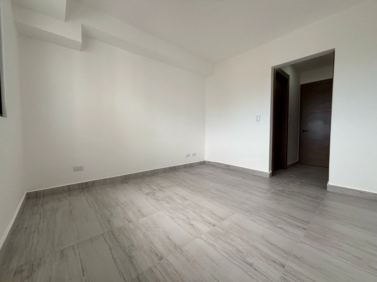 Alquiler de apartamento de 2 habitaciones en torre de lujo 444205