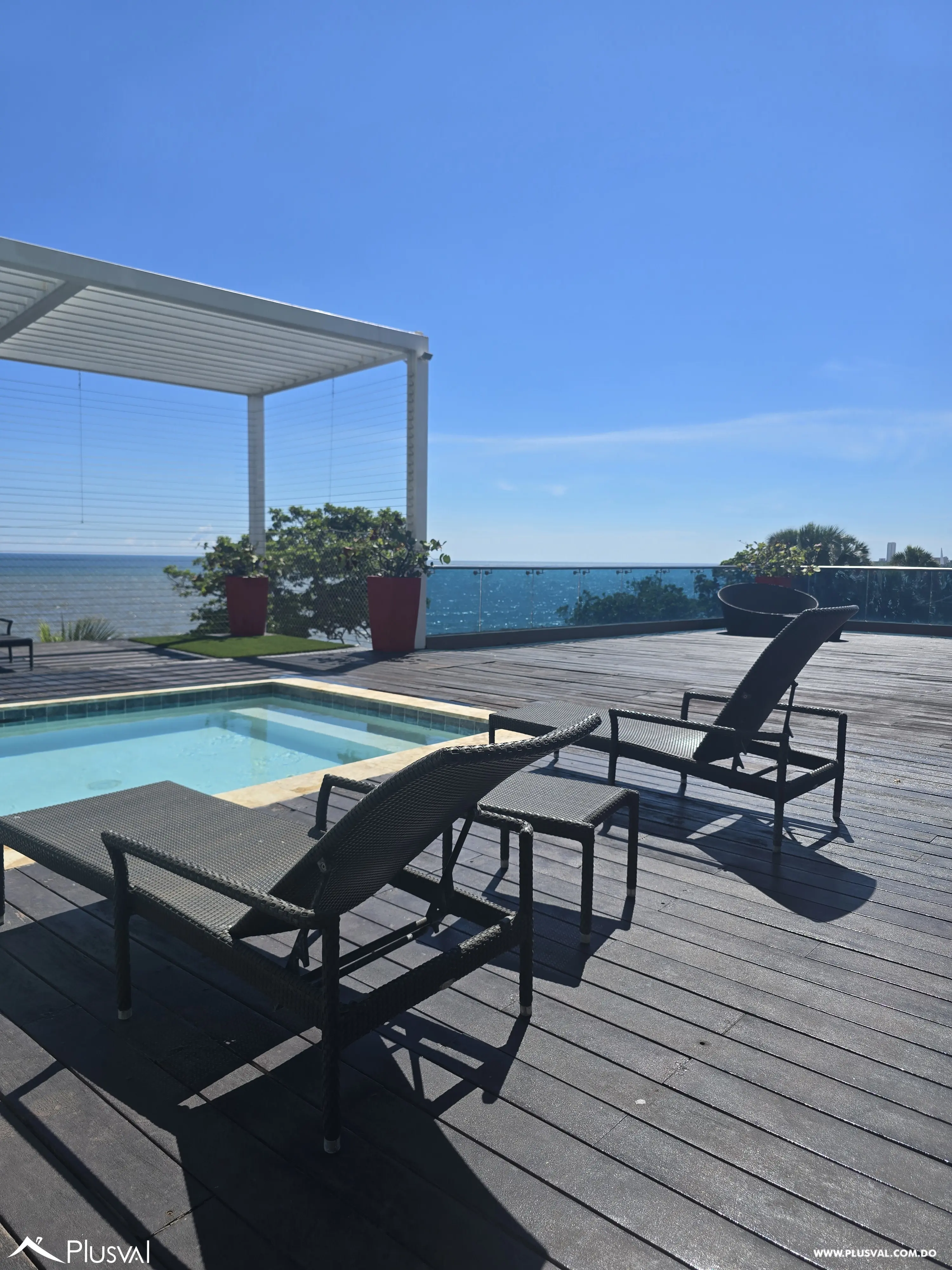 Amplio apartamento en alquiler amueblado frente al mar. 535316