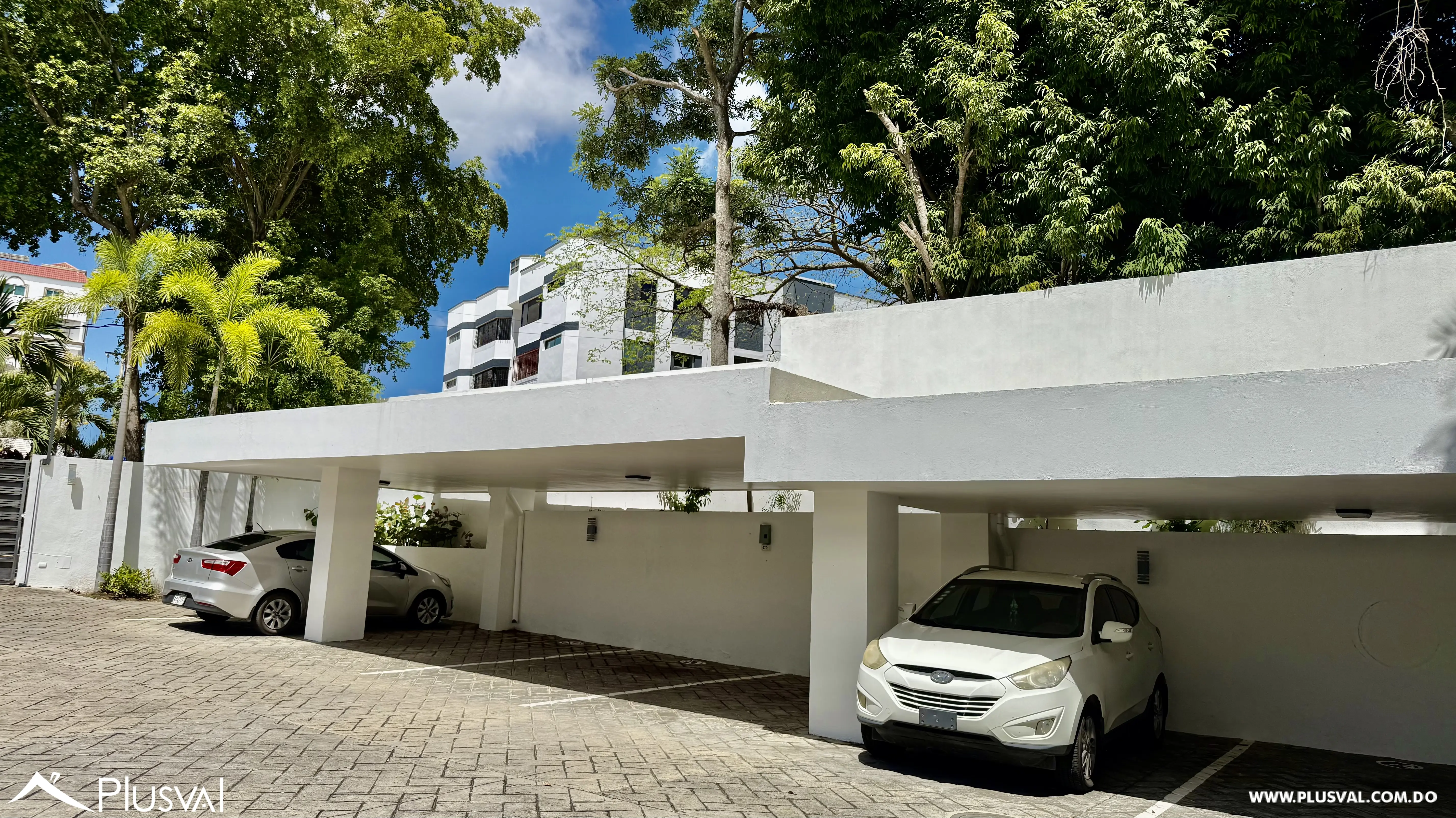 Apartamento con Patio en venta en Los Cerros de Gurabo, 3 Habitaciones mas 2 parqueos. 497736