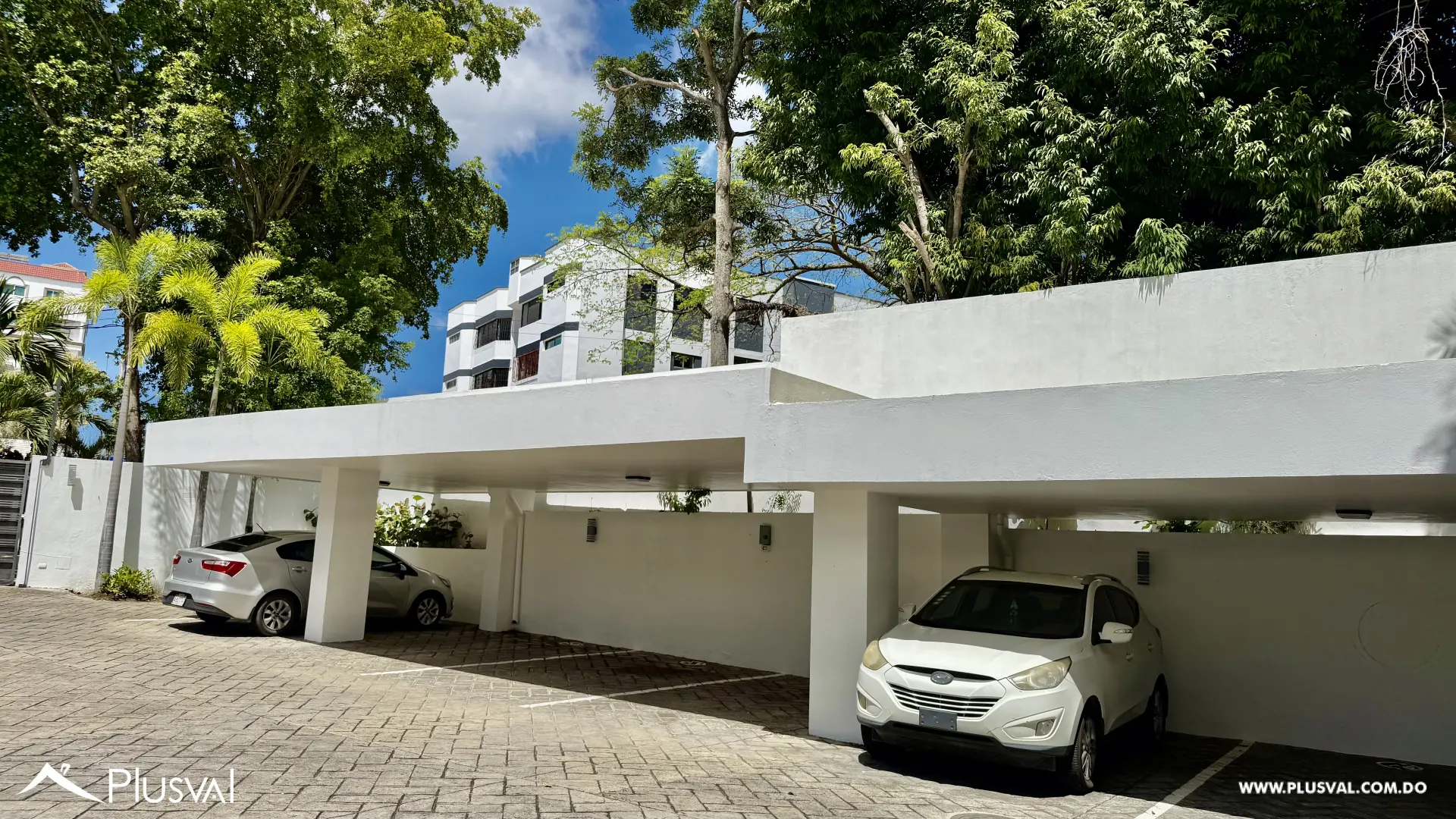 Apartamento con Patio en venta en Los Cerros de Gurabo, 3 Habitaciones mas 2 parqueos. 497736