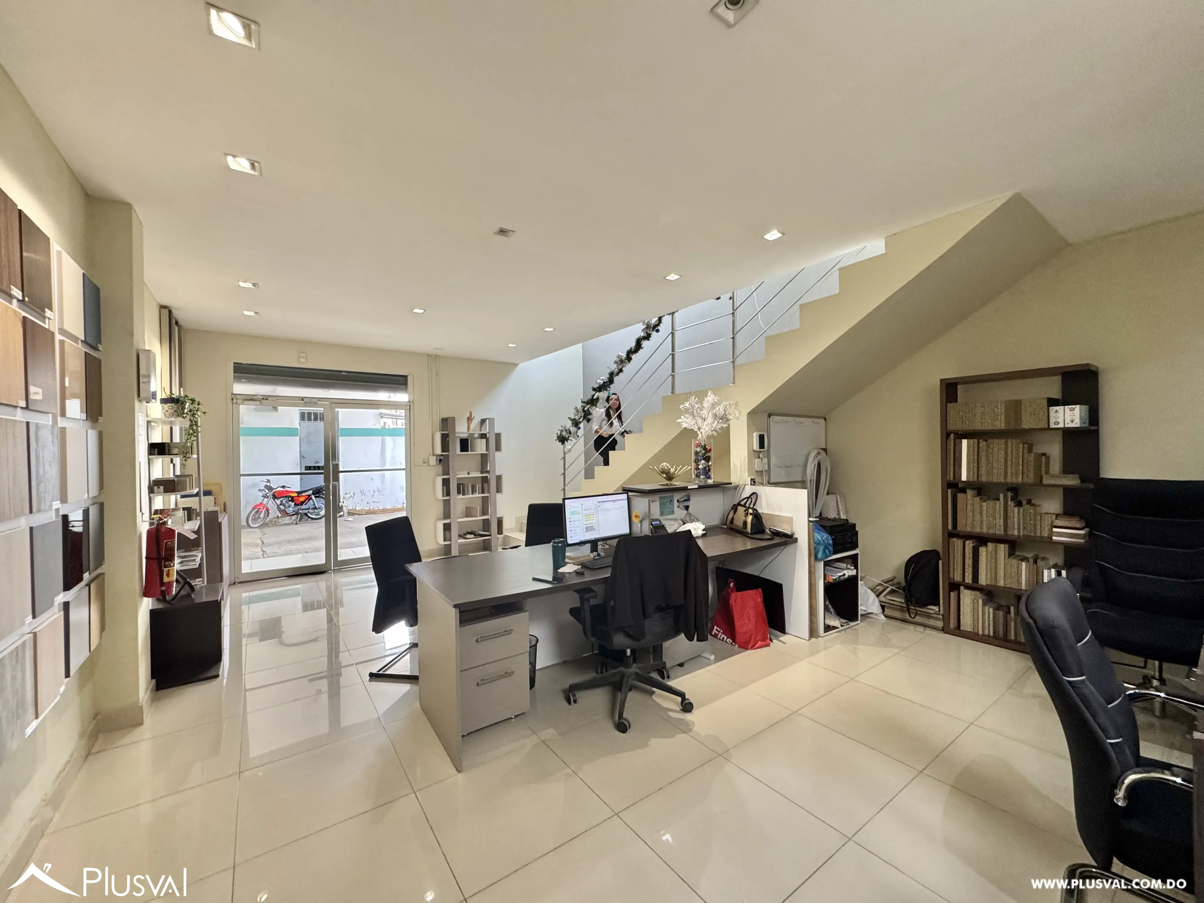 Alquilo Excelente Nave de 800 mt2 en La Zona Industrial de Herrera 482753