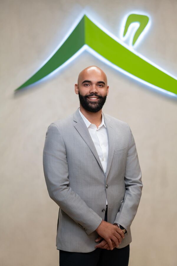 Sobre José A. Cuello